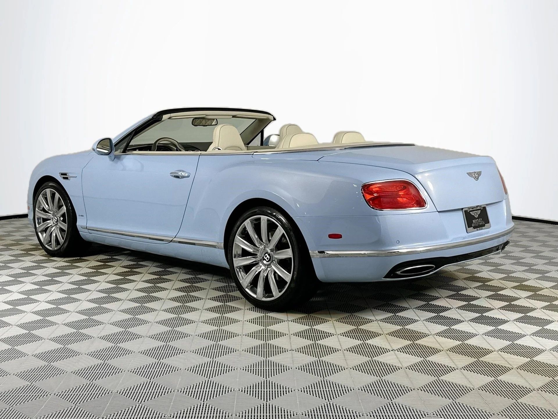 mph002_967841573_3_5ea47d772f