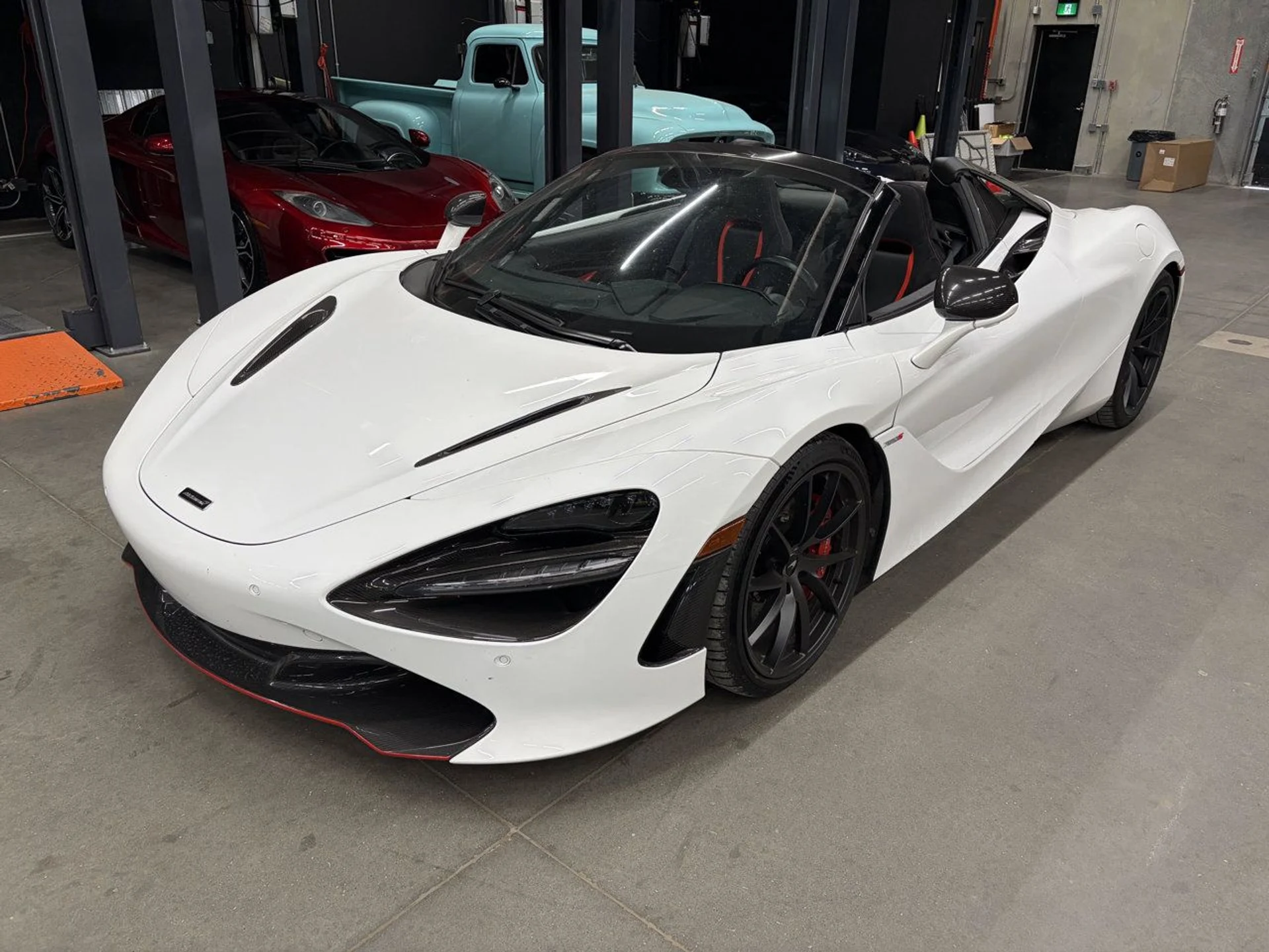 mph002_970620592_mclaren_720s_2019_086699e2df