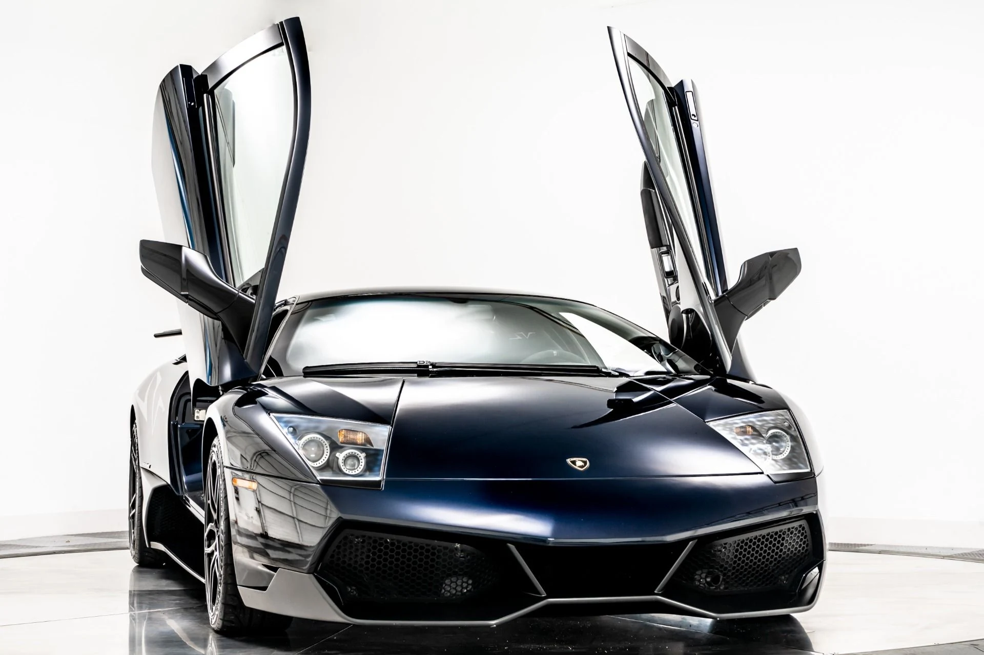 mph002_973699149_Used_2010_Lamborghini_Murcielago_LP_670_4_SV_1759859215_bd386aca6d