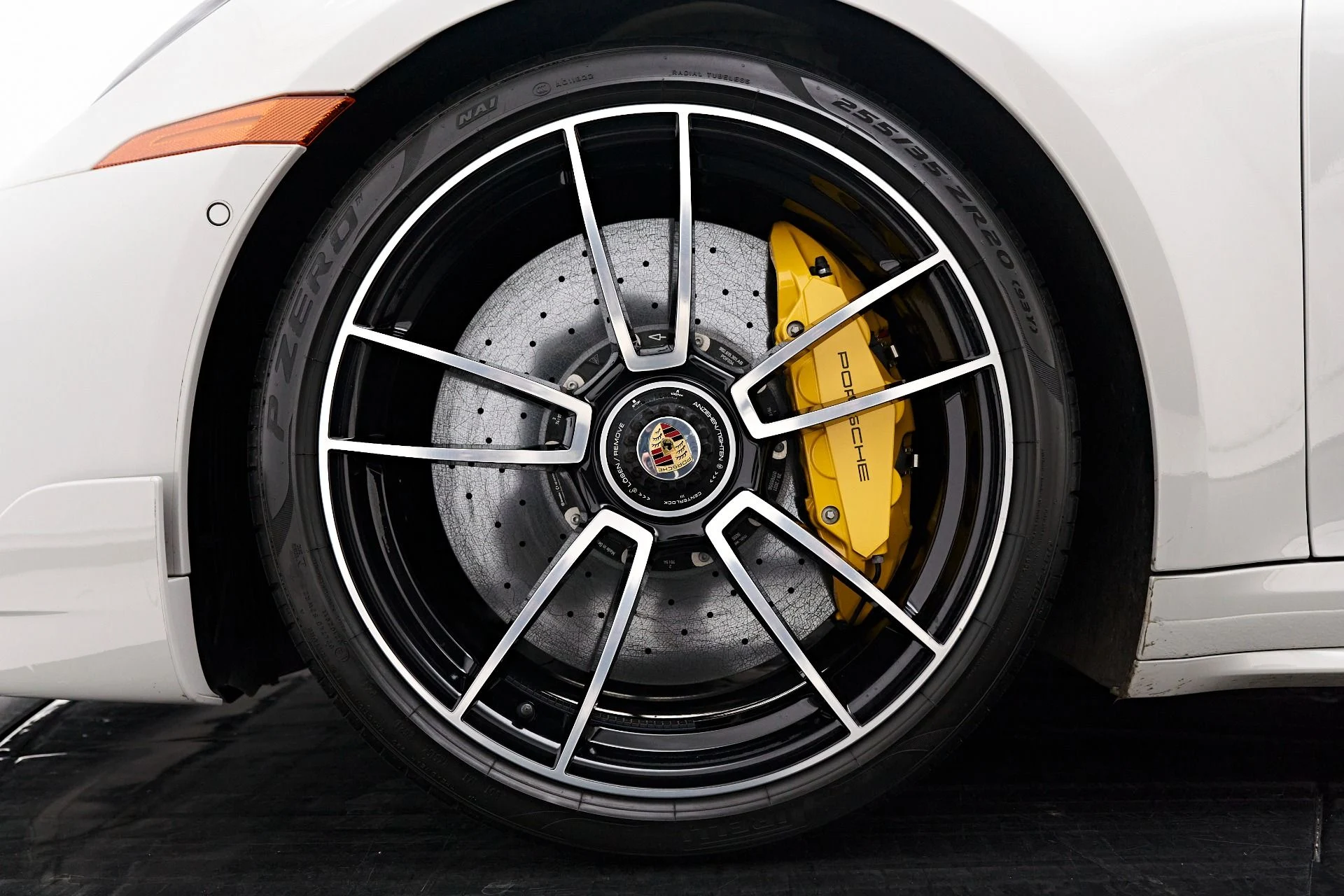 mph002_977134506_Used_2022_Porsche_911_Turbo_S_1710196275_8b14242275