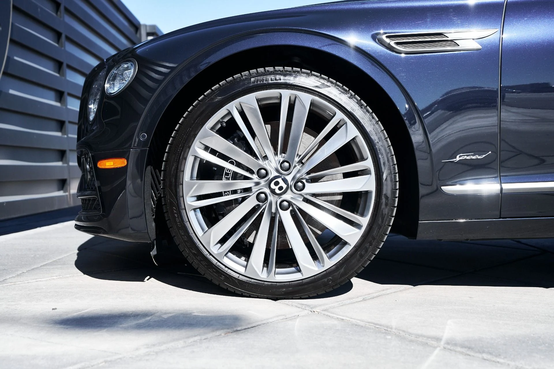 mph002_979852335_Used_2024_Bentley_Flying_Spur_Mulliner_W12_1760650591_fff8f3bc0b