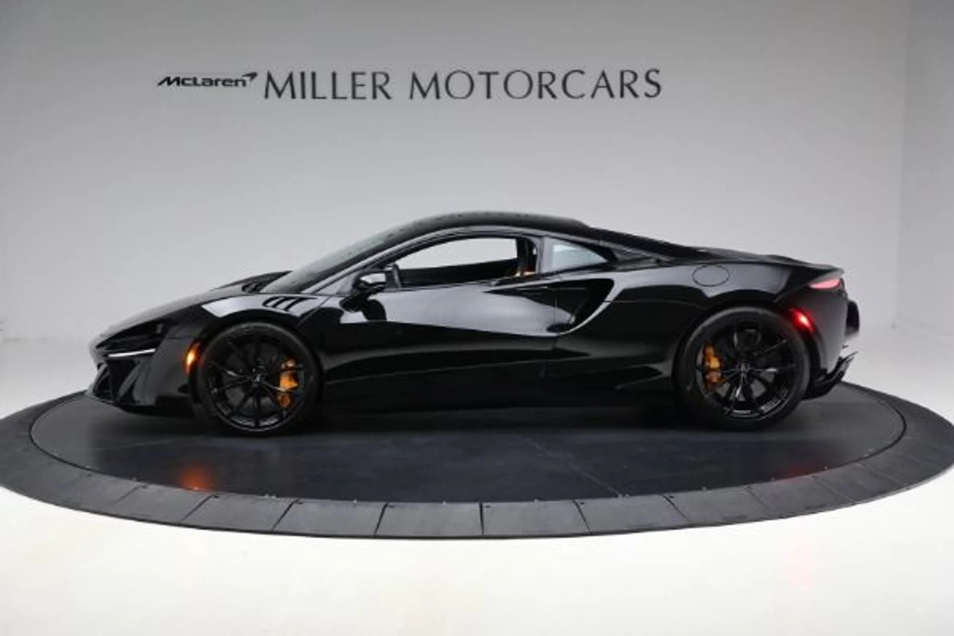 mph002_985022153_Used_2023_Mc_Laren_Artura_7bb612cae5