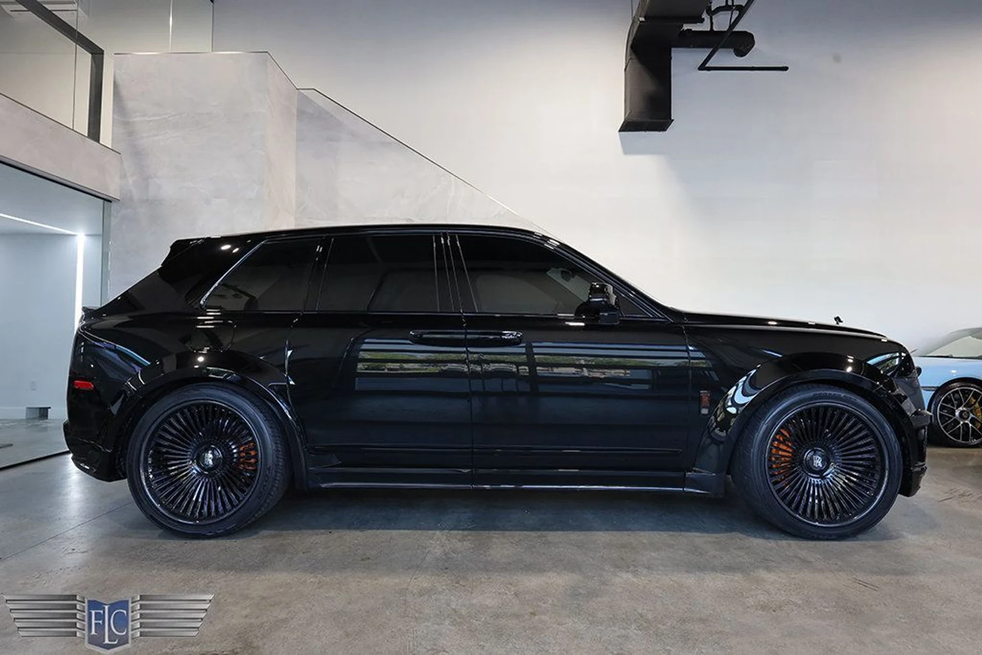 mph002_995556310_used_2023_rolls_royce_cullinan_blackbadgesportutility_9689_23001935_3_1024_67571db8a5