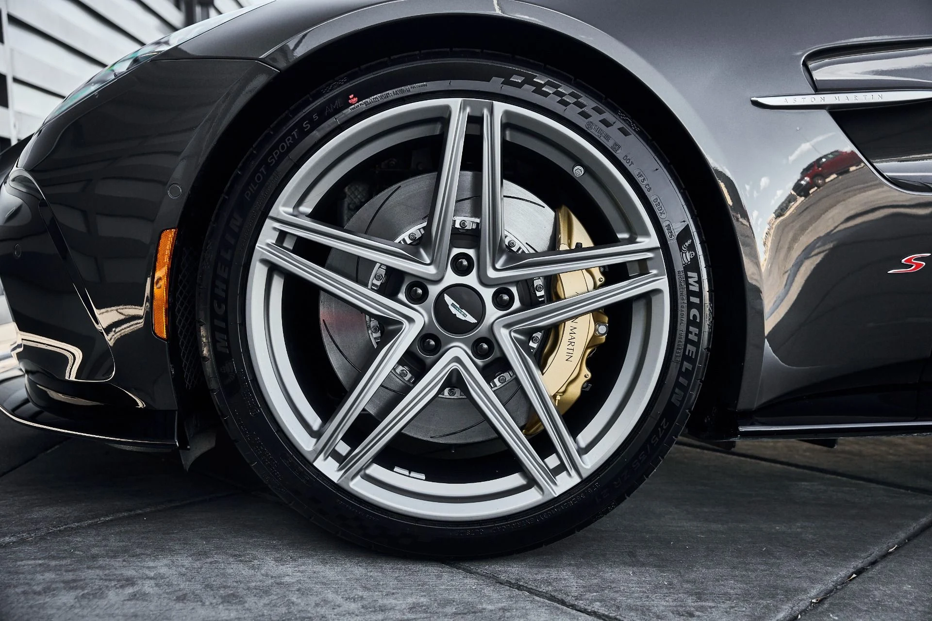 mph002_997356955_Used_2026_Aston_Martin_Vantage_S_1778102429_579d550ab5