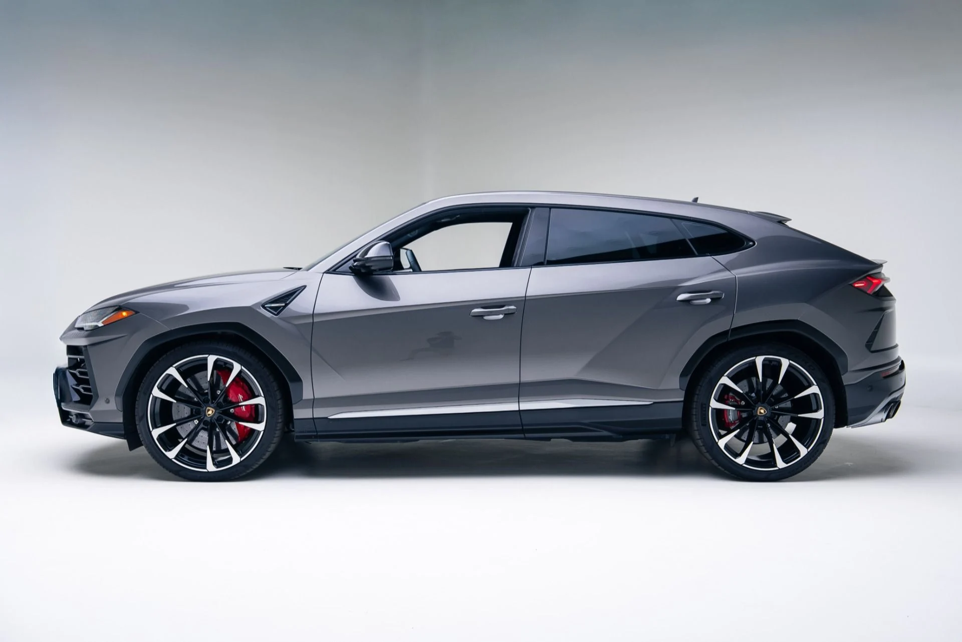 mph002_998091762_Used_2021_Lamborghini_Urus_1764807920_ca0544930c