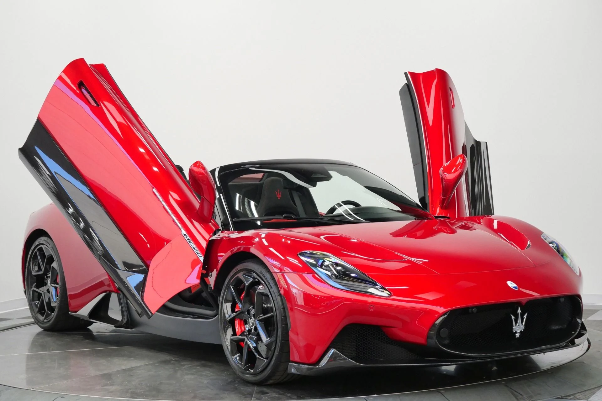 mph002_999039980_Used_2023_Maserati_MC_20_Cielo_1598_Miles_Carbon_Ceramic_Brakes_Interior_Exterior_Carbon_Packages_1776351589_62b00ebc86