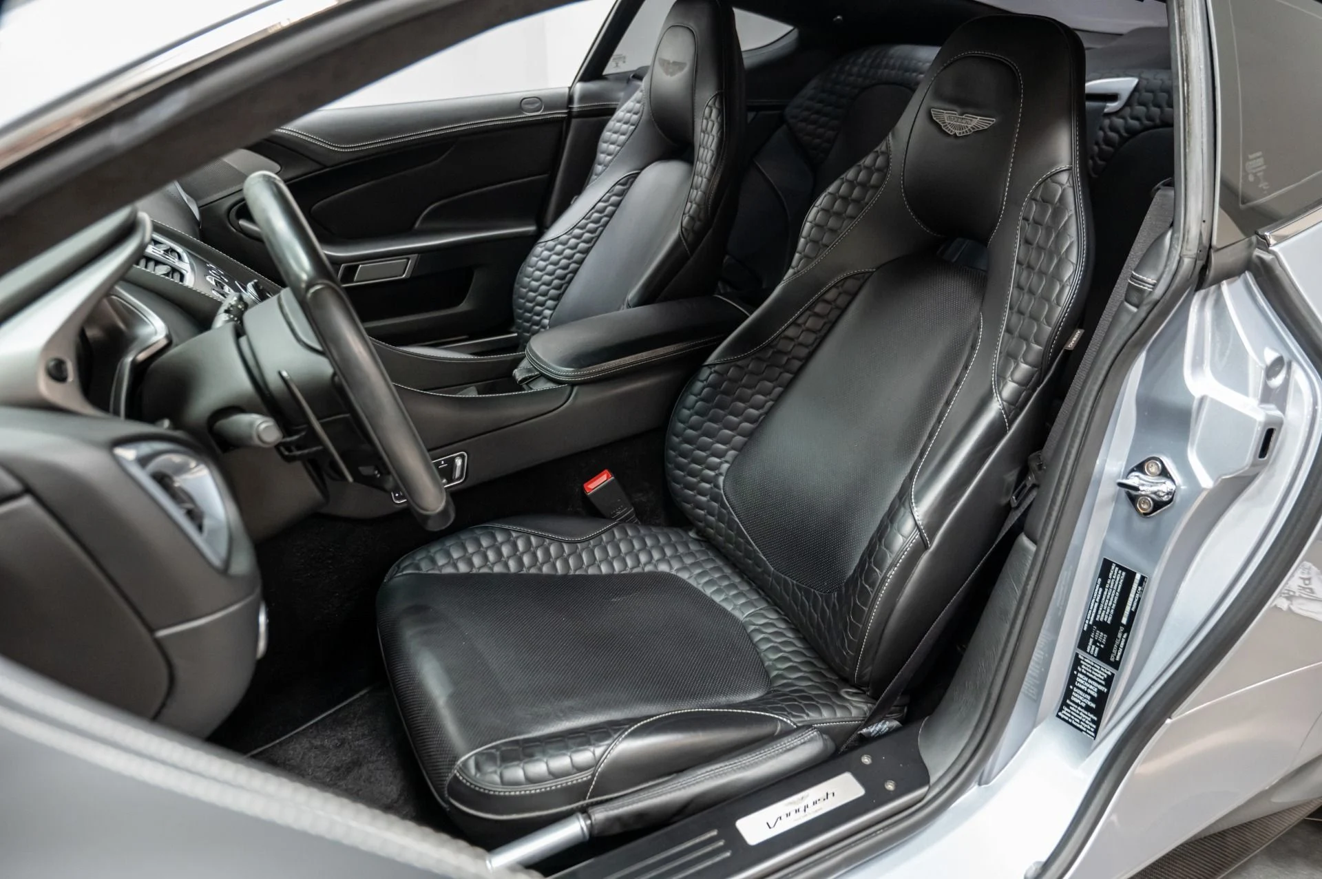 mph003_1018289195_Used_2014_Aston_Martin_Vanquish_V12_1729699077_f55e3578d2