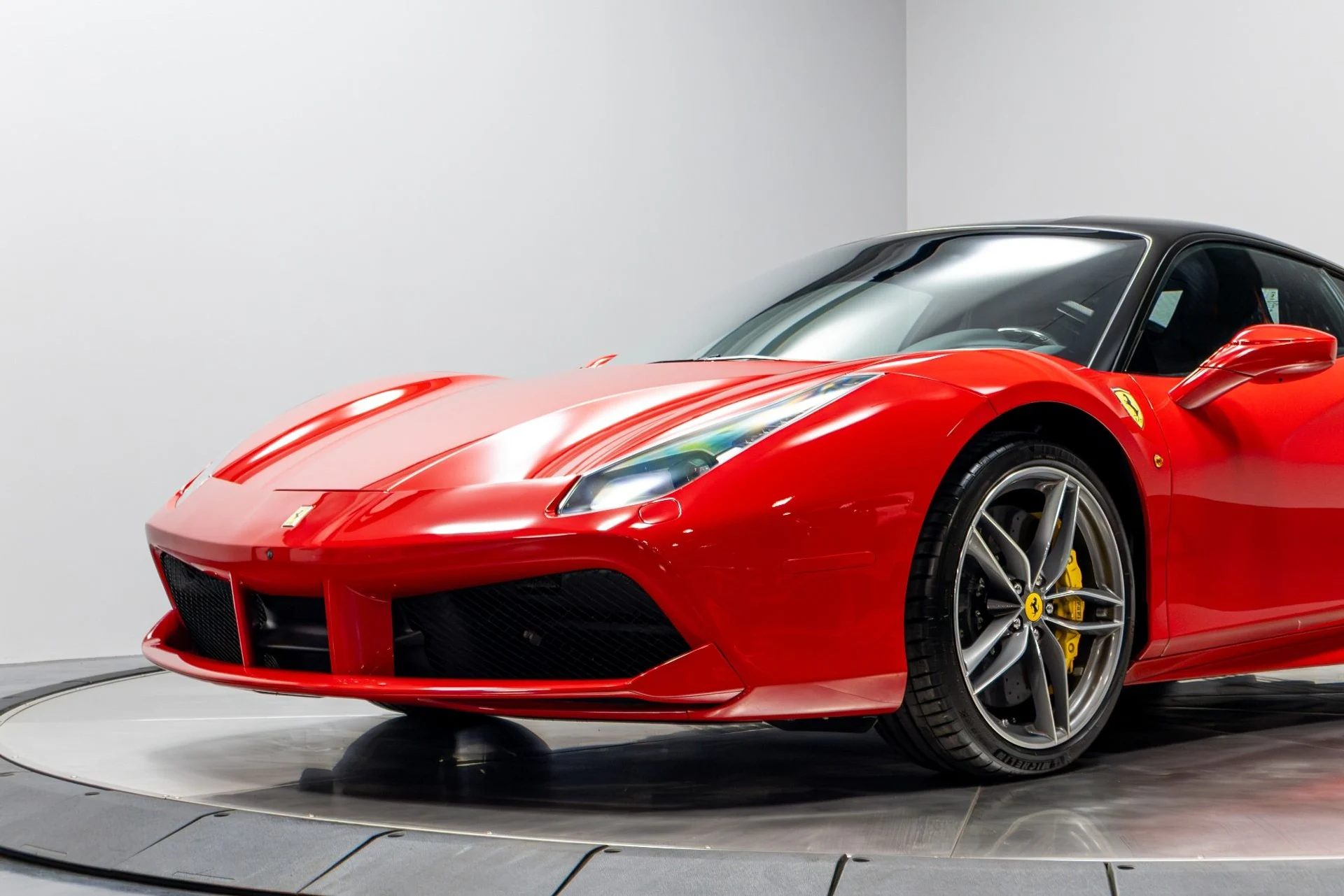mph003_102296437_Used_2018_Ferrari_488_GTB_1775864640_a4005ba4d6