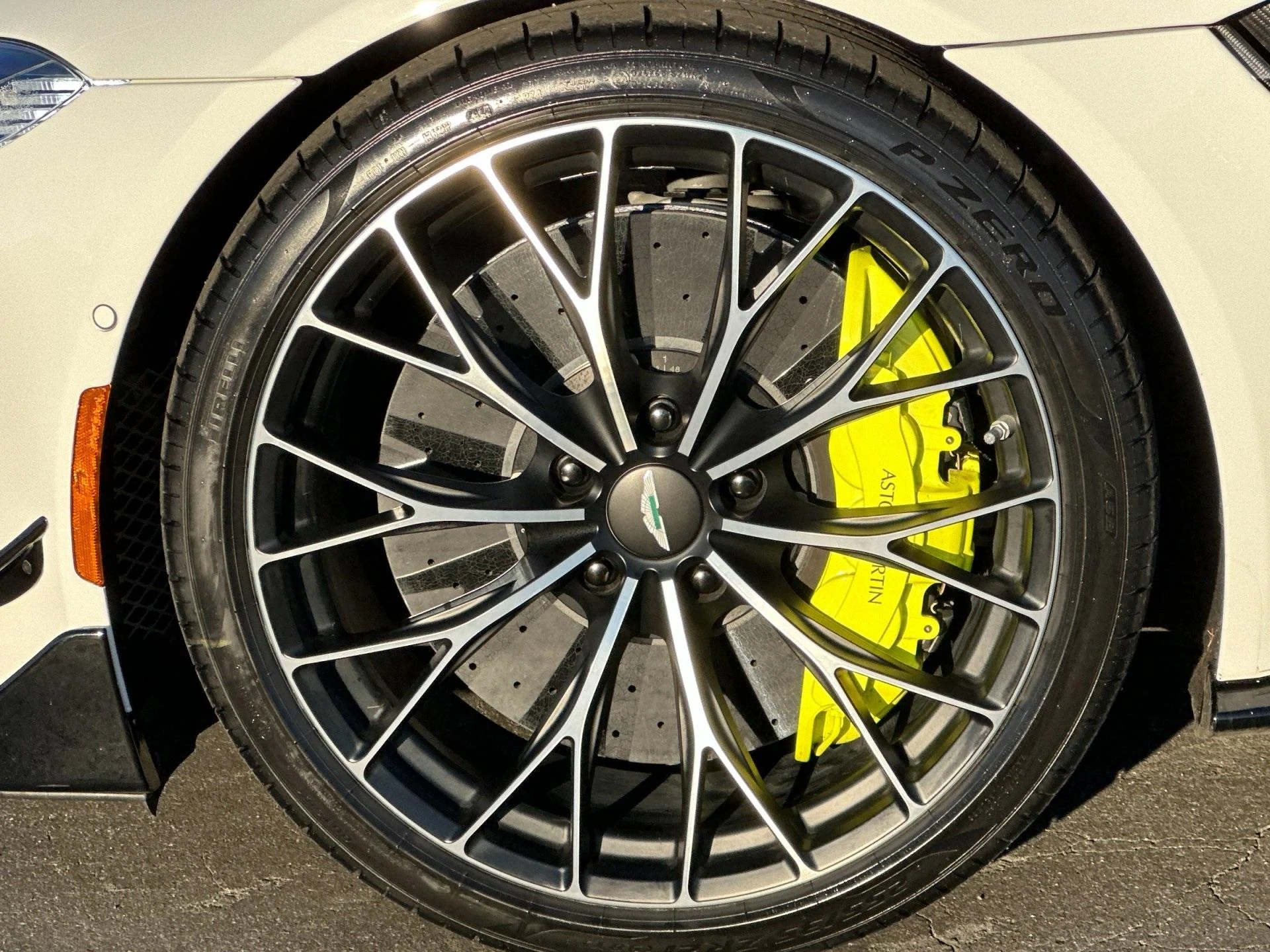 mph003_1028645667_Used_2022_Aston_Martin_Vantage_F1_Edition_1765551967_f12e61d1ef