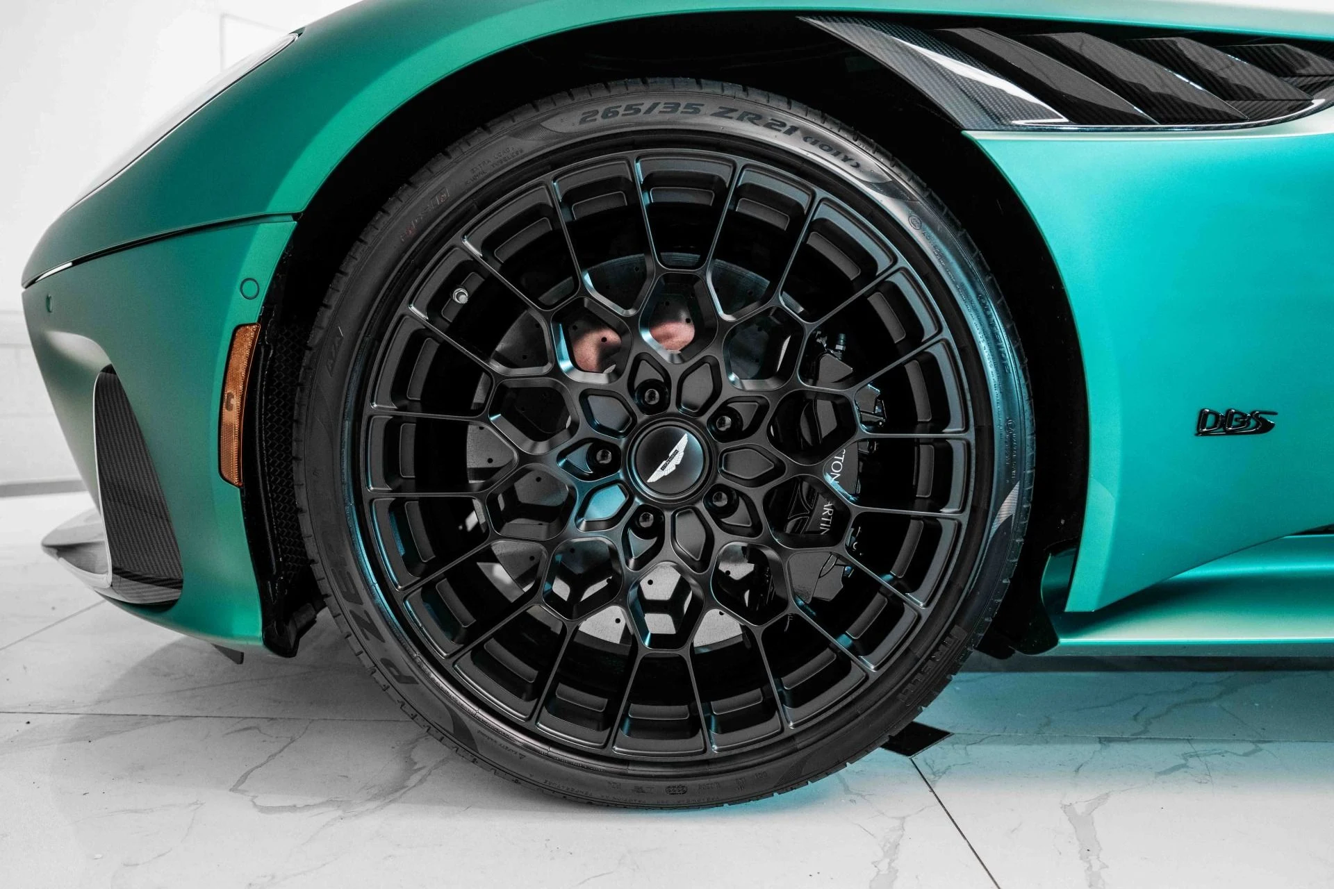 mph003_1029683904_Used_2023_Aston_Martin_DBS_770_Ultimate_1701899330_eac549aff4