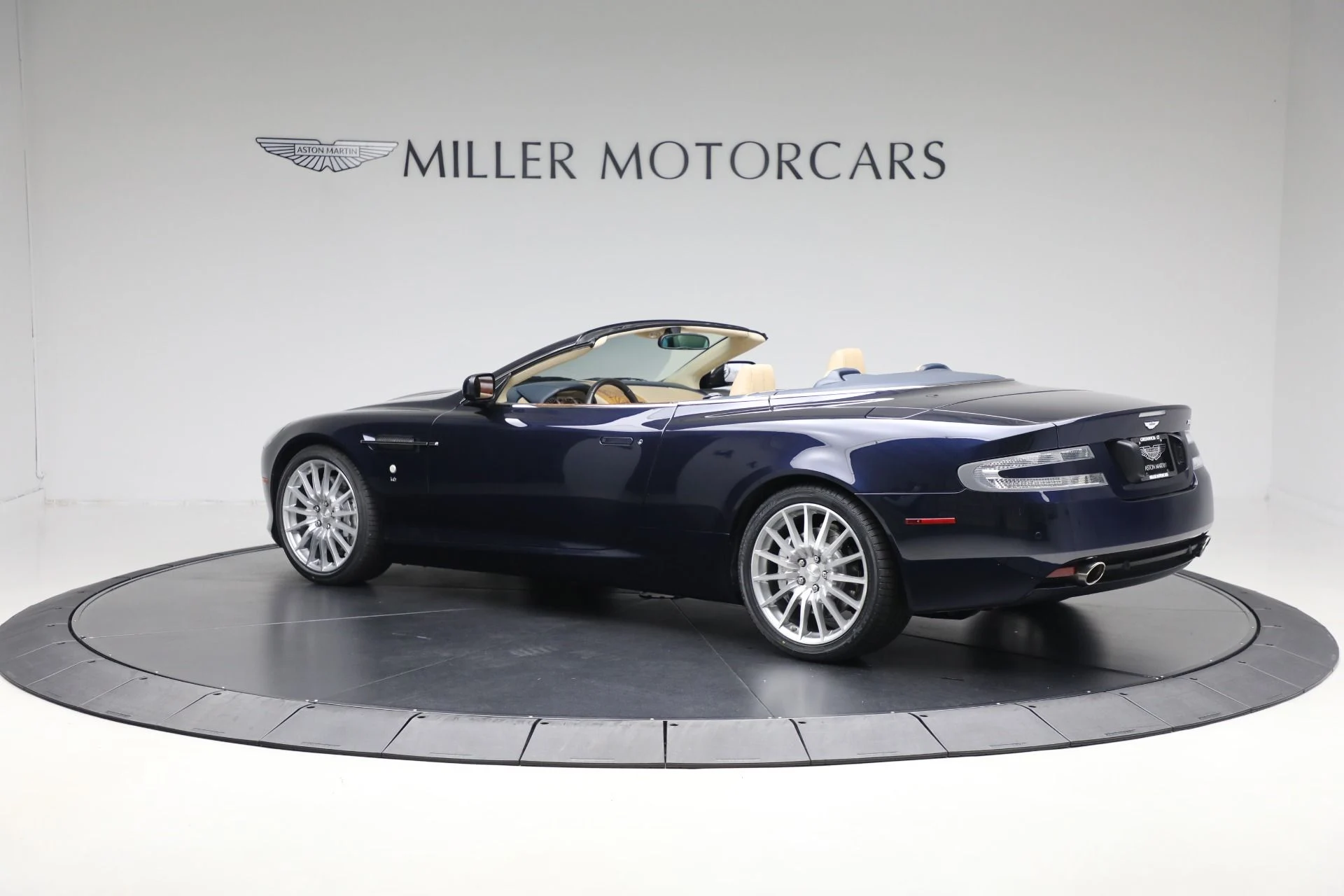 mph003_1047891781_Used_2007_Aston_Martin_DB_9_Volante_bdd0c6ad58