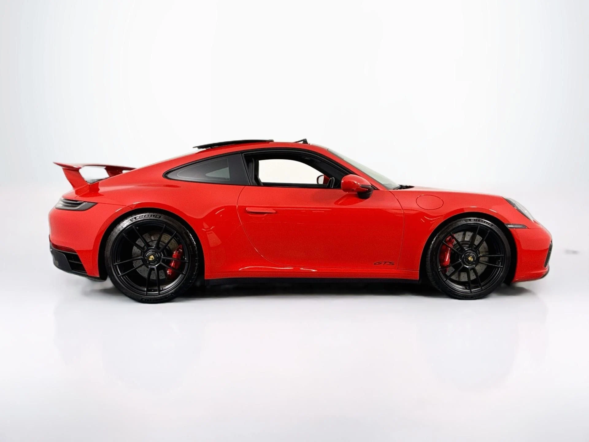mph003_1056870371_Used_2024_Porsche_911_Carrera_GTS_1787948867_6e7d25c273