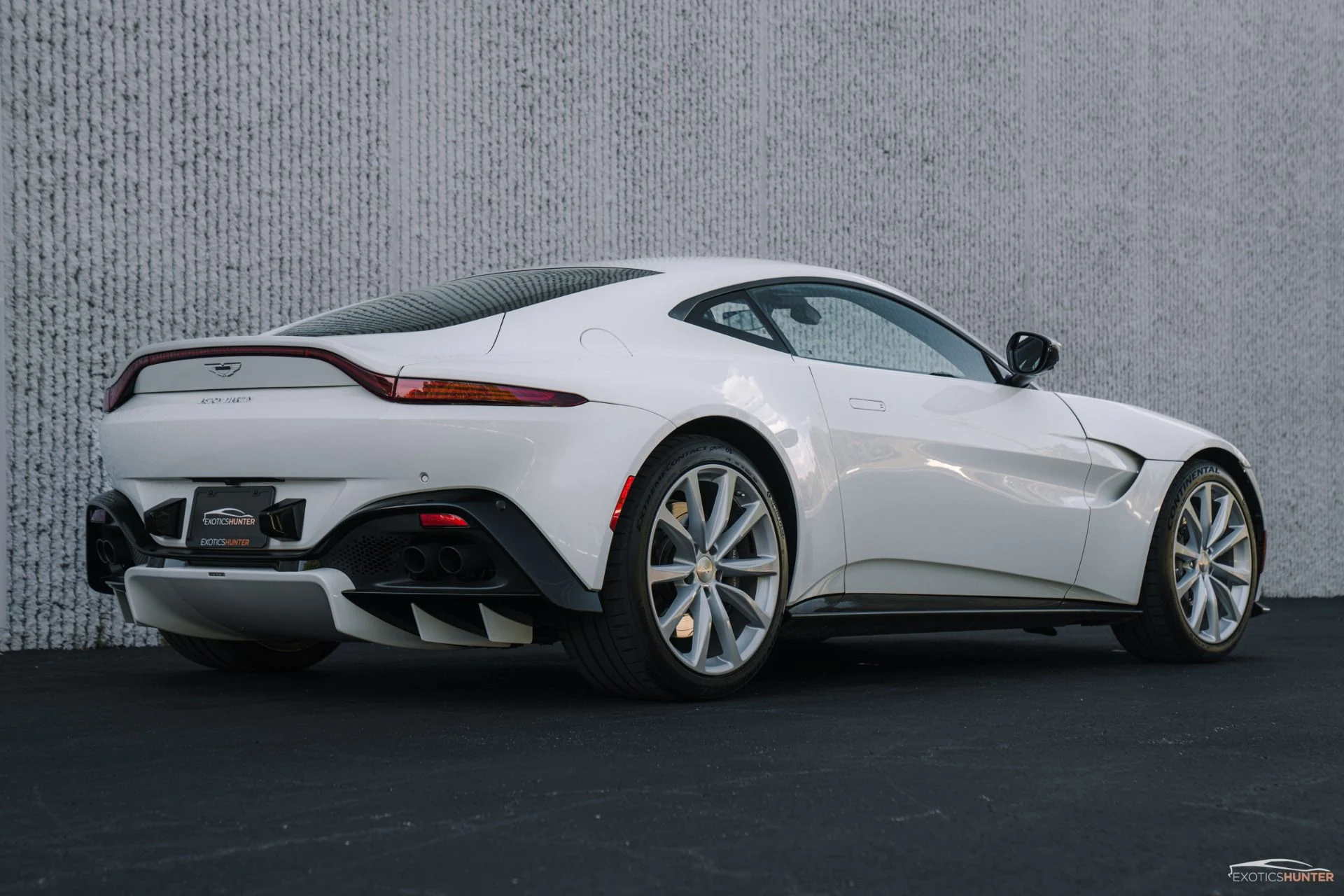 mph003_1065425520_Used_2020_Aston_Martin_Vantage_1756168646_86c0c02ac9