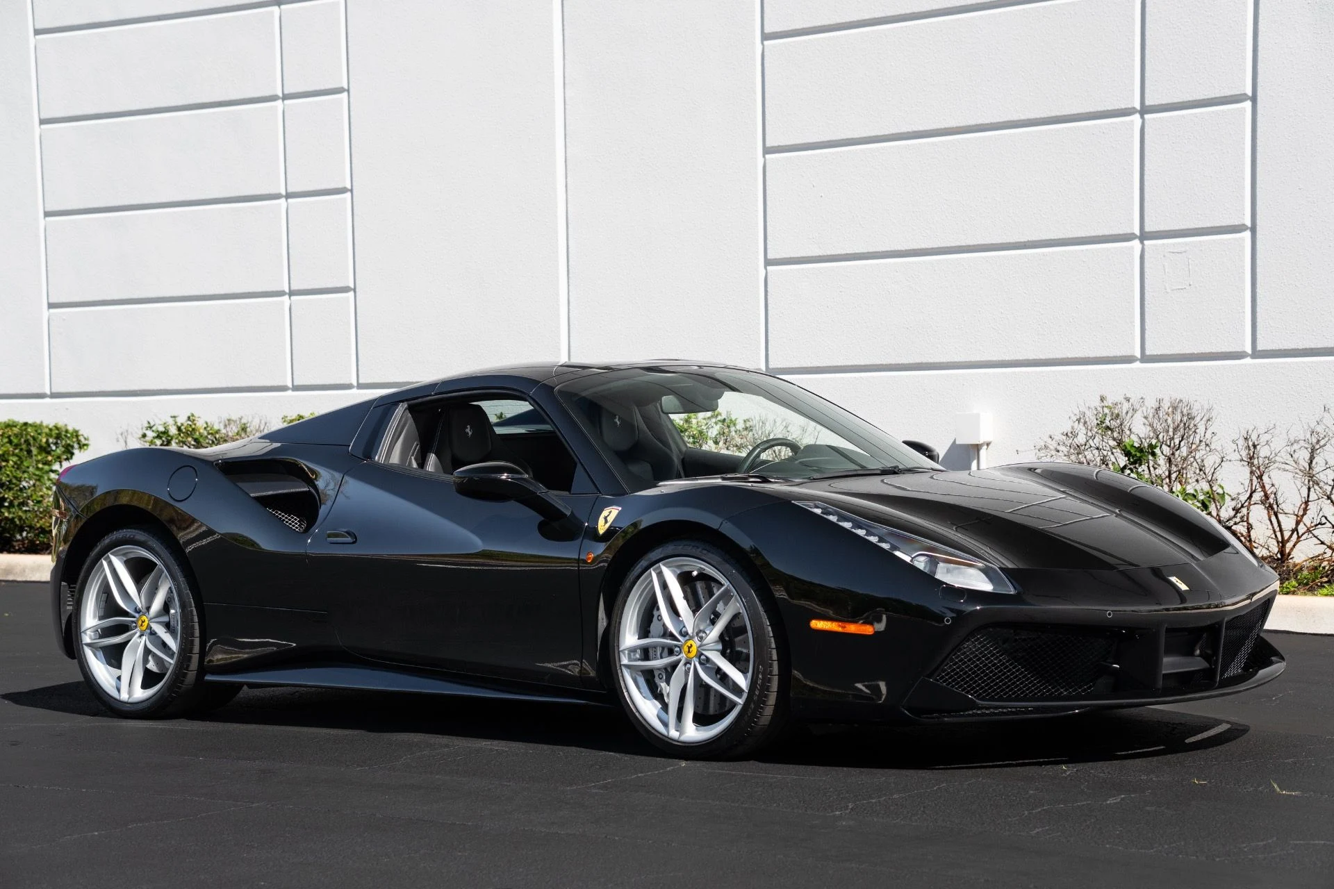 mph003_1066967988_Used_2017_Ferrari_488_Spider_1771888975_9376f8fdbe