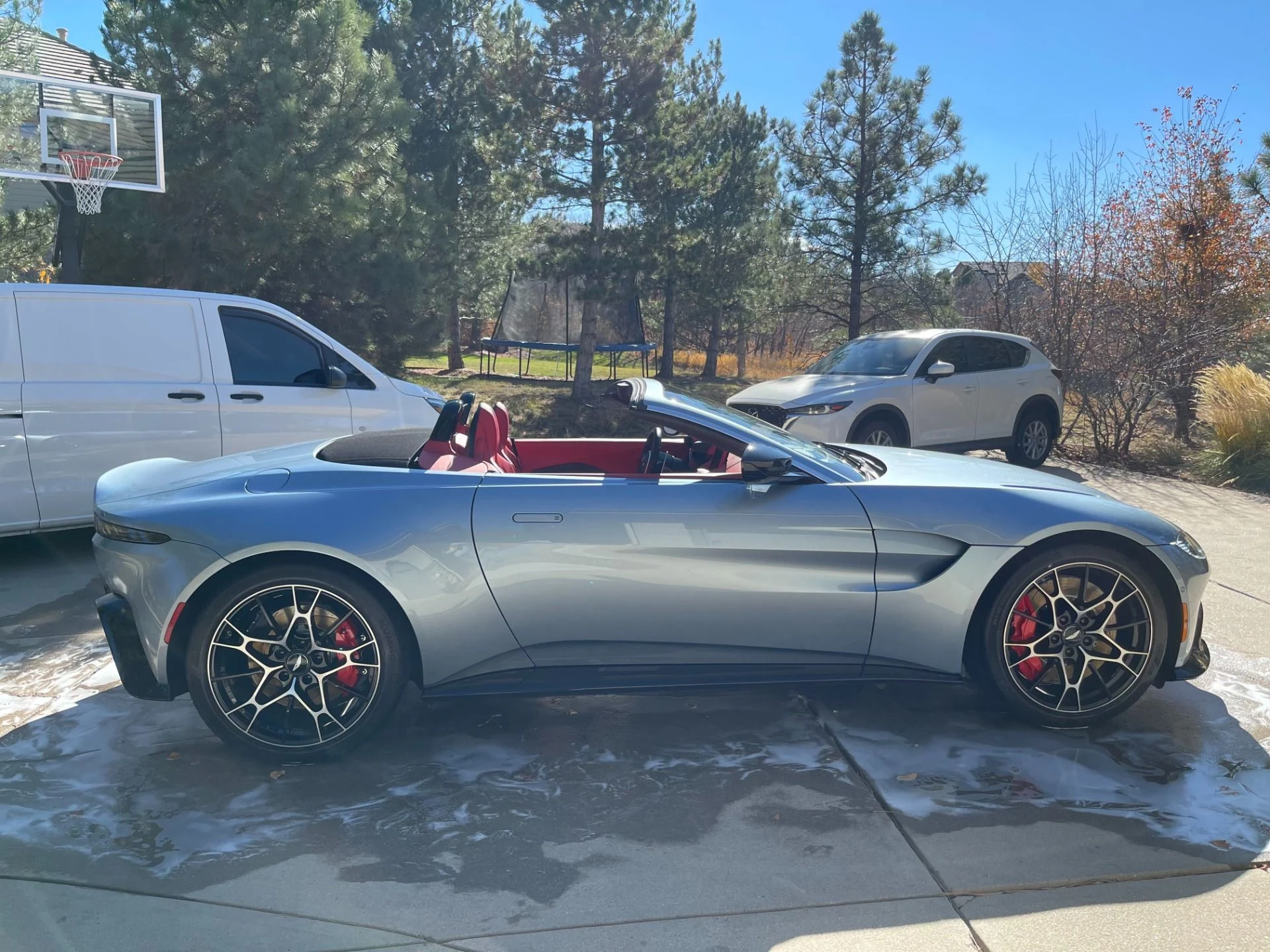 mph003_1071951427_Used_2021_Aston_Martin_Vantage_1762561122_21c7b11b4d