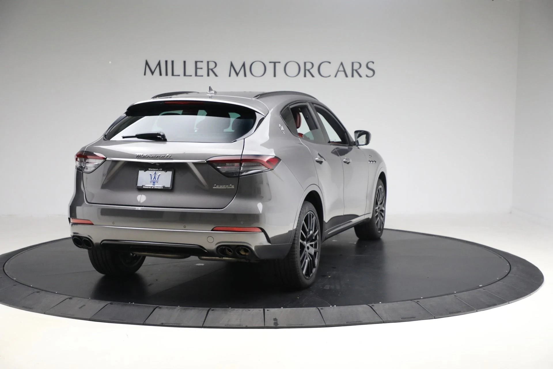 mph003_1074441840_Used_2022_Maserati_Levante_GT_1762382485_91cd01bc1f