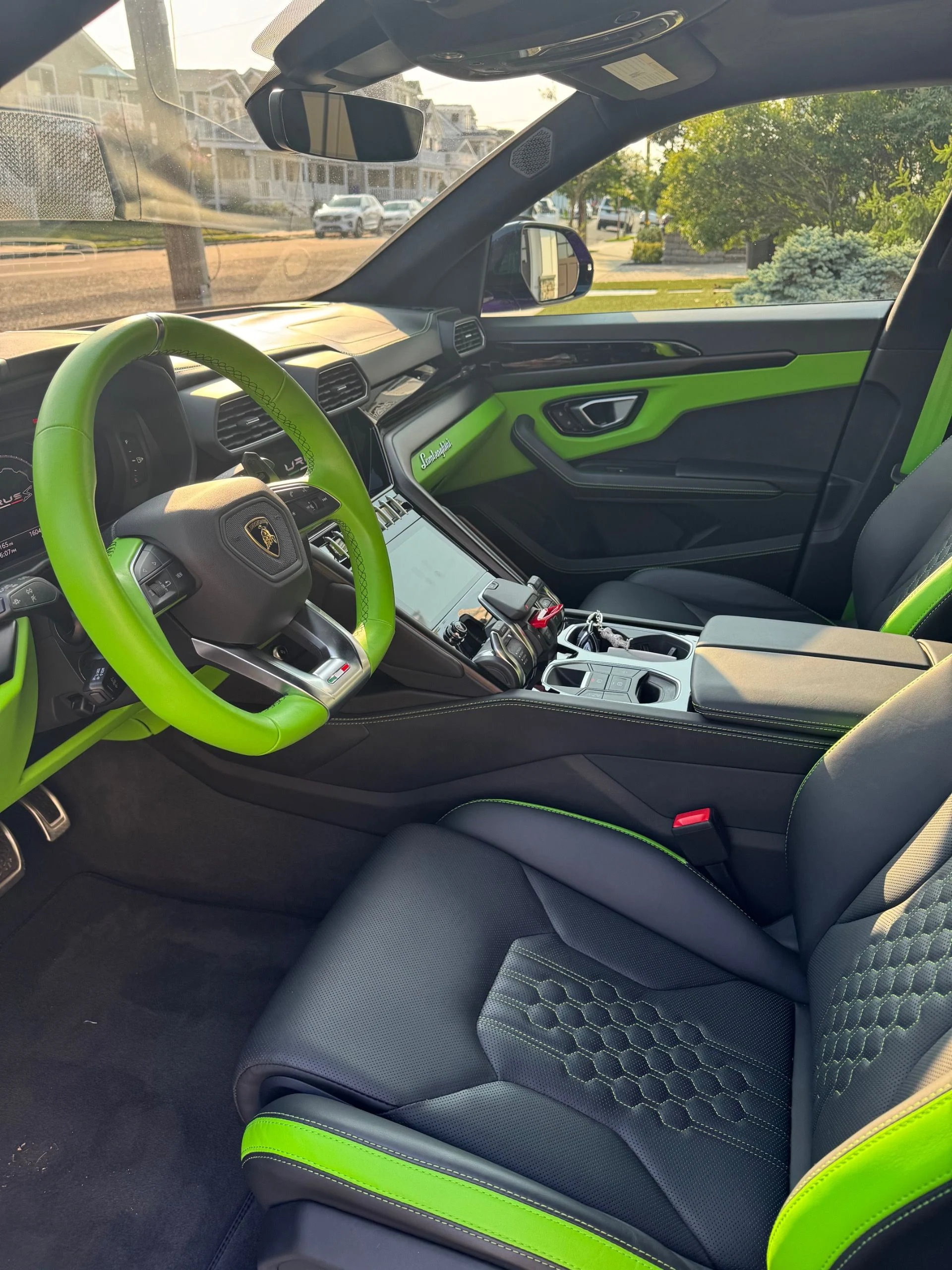 mph003_1094908597_Used_2024_Lamborghini_Urus_S_1754407197_ca1e2e4d00
