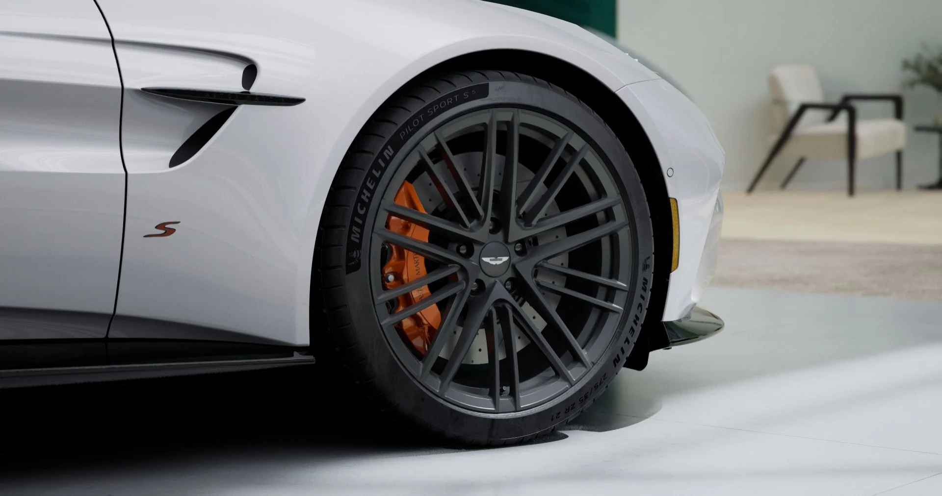 mph003_1097335898_New_2026_Aston_Martin_Vantage_S_1766510120_45b6048ed3