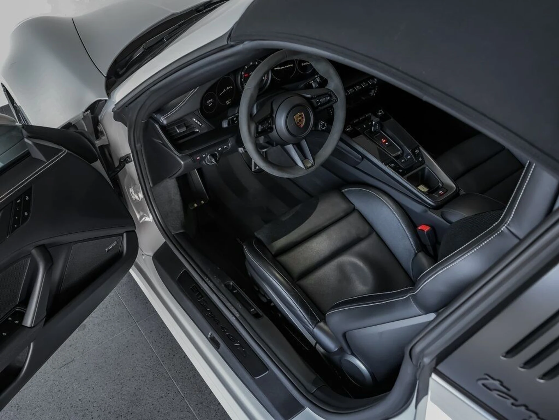 mph003_109784164_e9da129ee16d9faf1008681aac955aeb_26aa865133