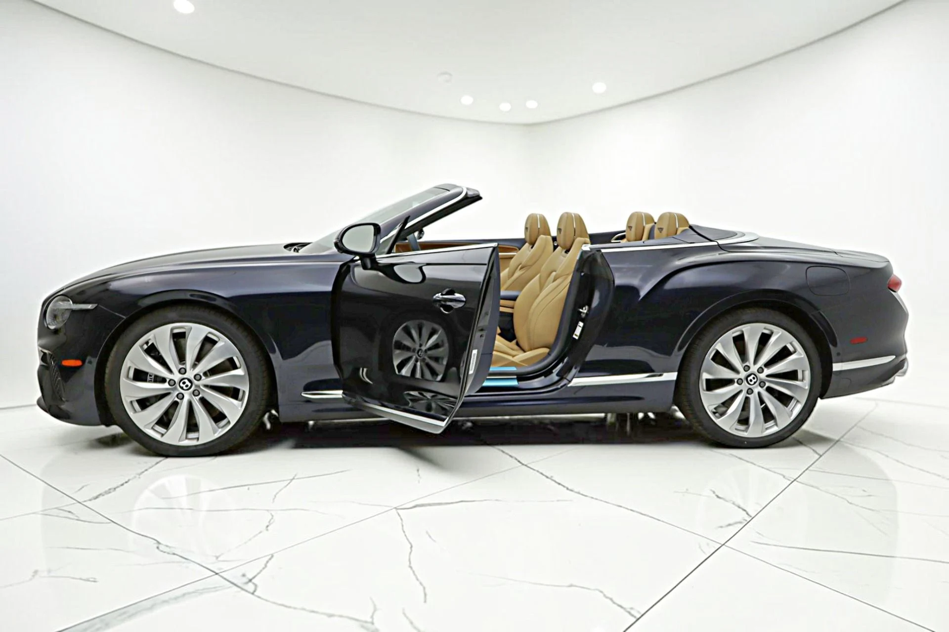 mph003_1098561401_New_2026_Bentley_Continental_GTC_05519e7366