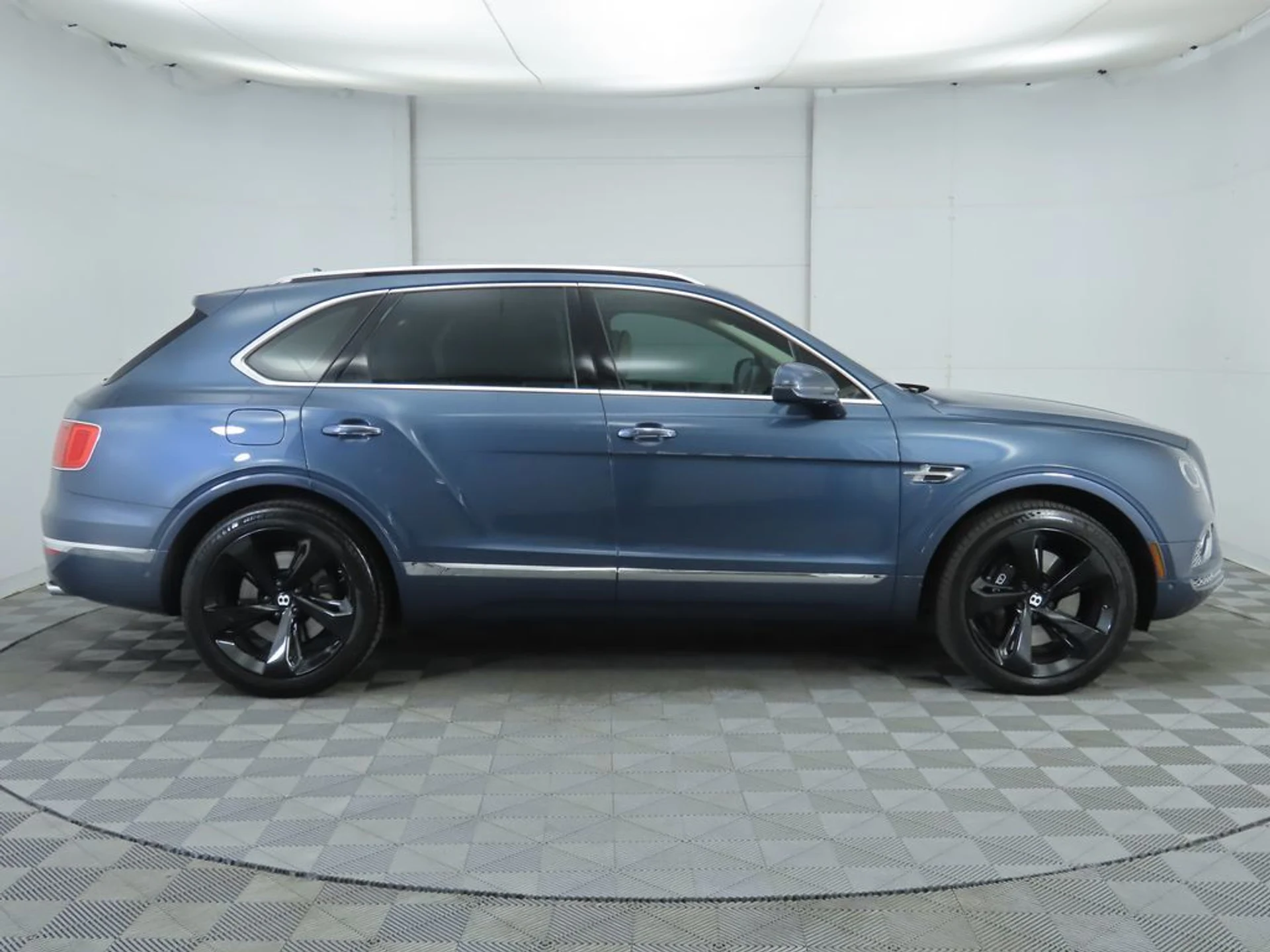 mph003_1100158993_used_2019_bentley_bentayga_v8awd_8119_22979397_4_1024_8bff58c15e