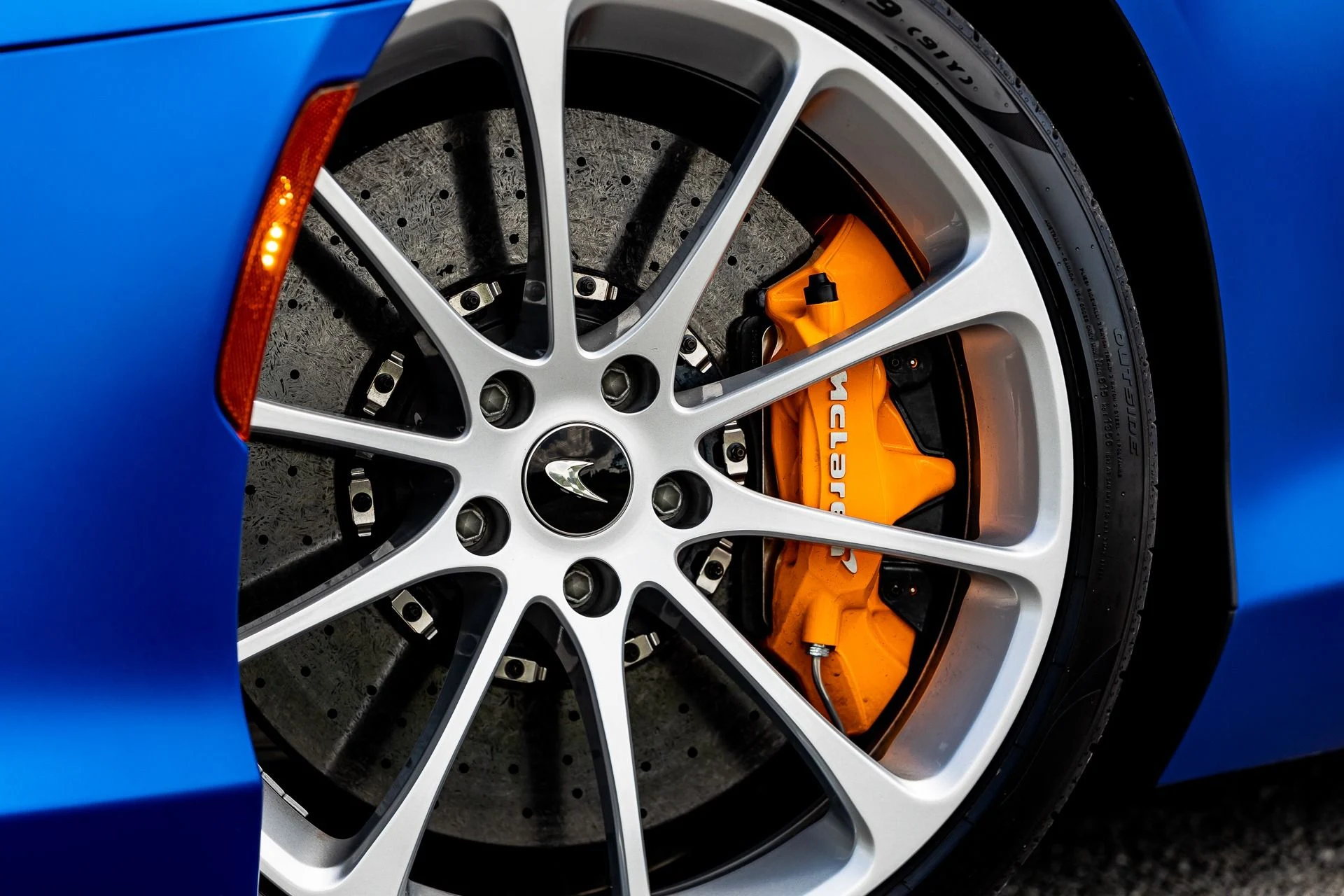 mph003_1110901158_Used_2023_Mc_Laren_Artura_PERFORMANCE_966cedc190