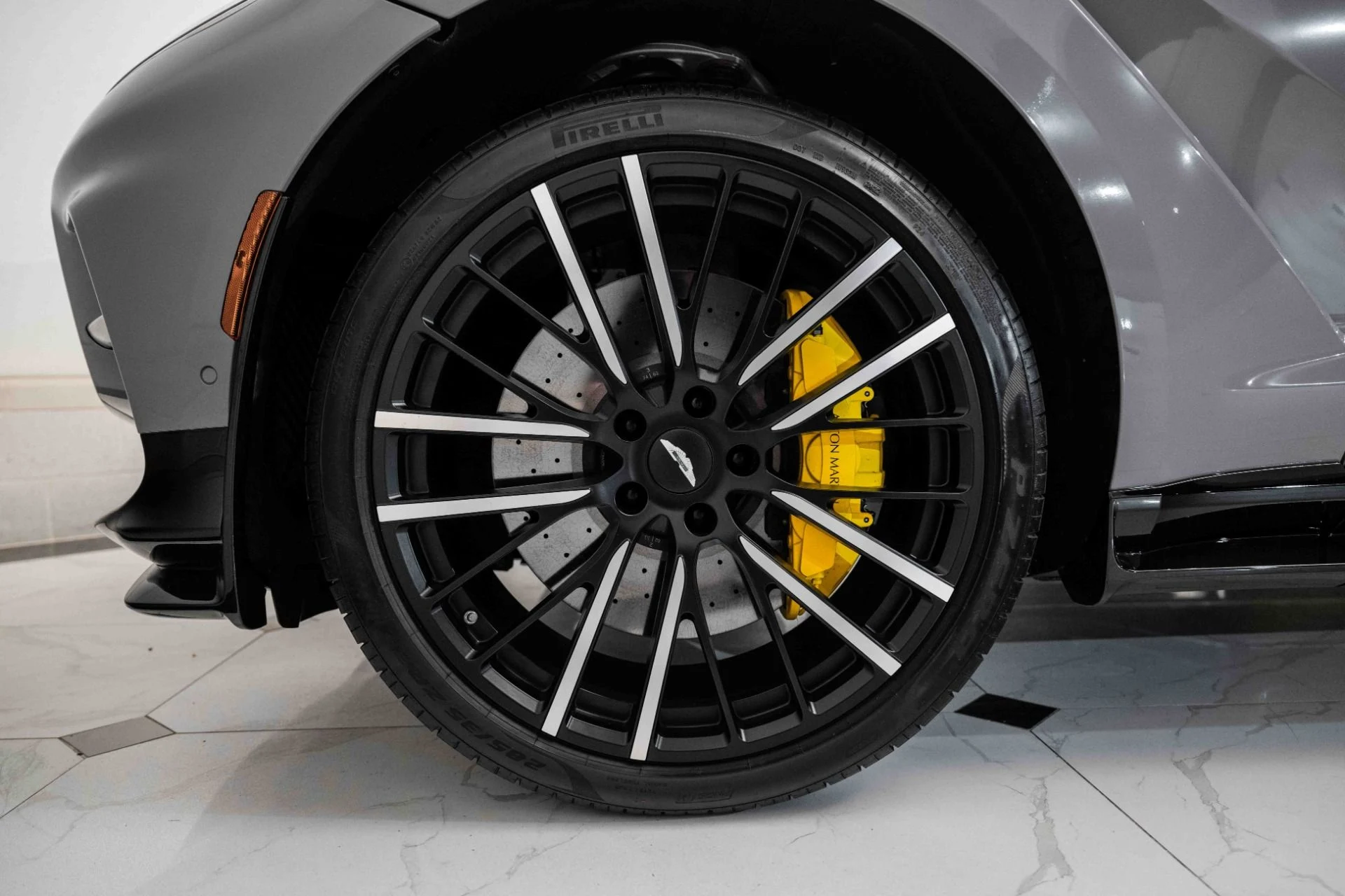 mph003_1125548543_Used_2023_Aston_Martin_DBX_707_1728832242_2174dac83a
