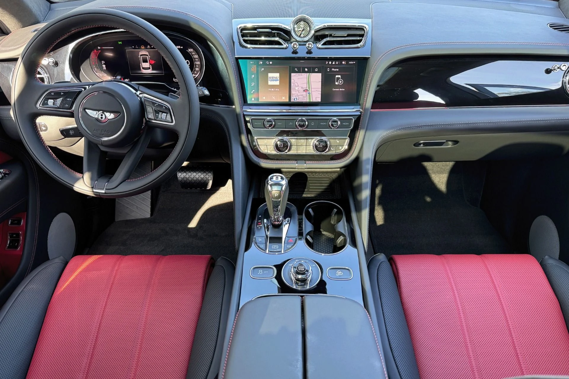 mph003_1127206100_Used_2025_Bentley_Bentayga_V8_1758544256_f4af70fb3b