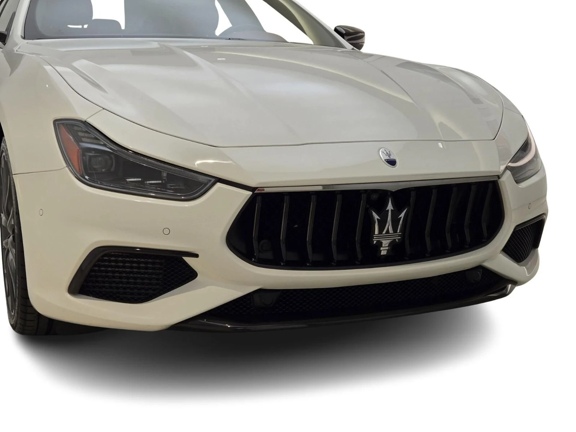 mph003_1146213268_Used_2022_Maserati_Ghibli_Modena_1753164465_e442896513