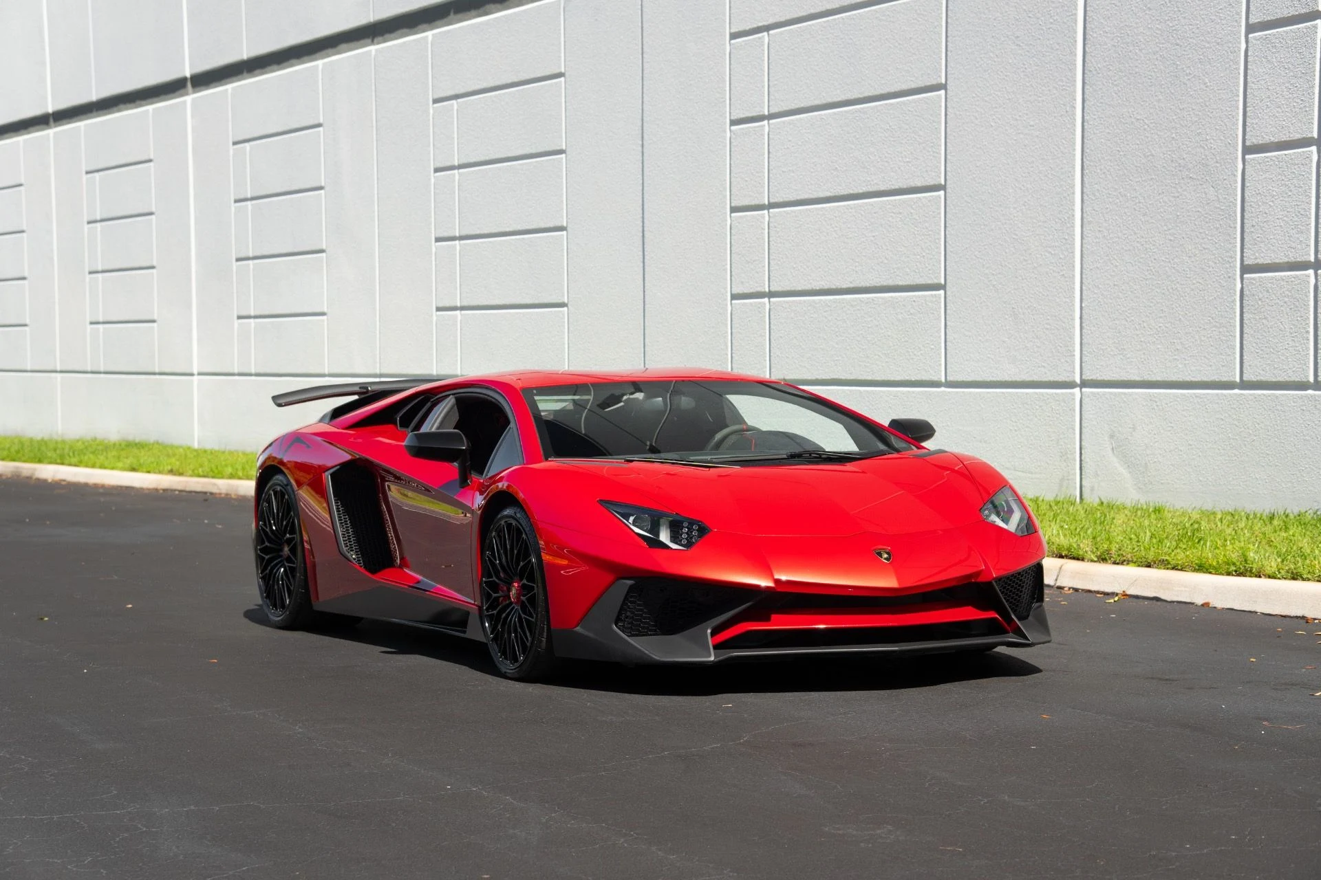 mph003_1146766575_Used_2016_Lamborghini_Aventador_LP_750_4_SV_1760392295_47feeb19f8