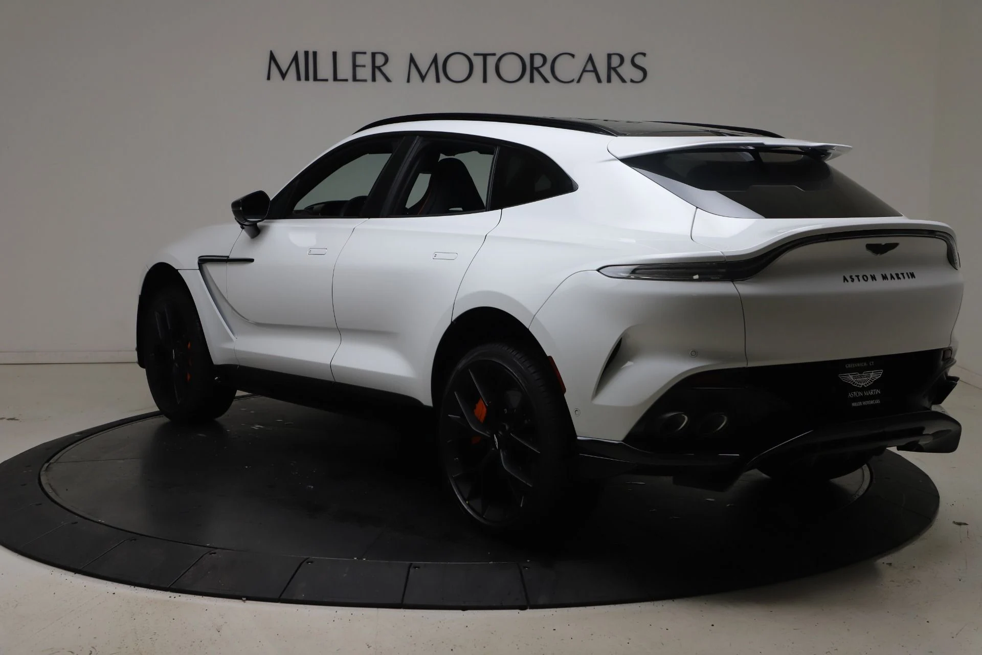 mph003_1148050596_New_2025_Aston_Martin_DBX_707_03ec5d4970