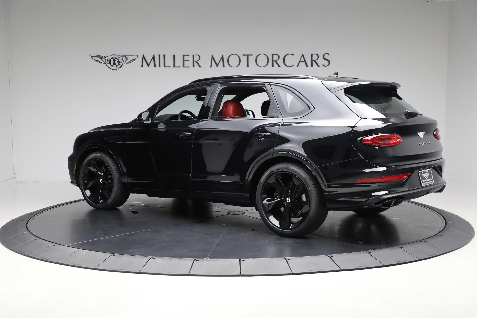 mph003_1150390144_New_2025_Bentley_Bentayga_V8_9f1c6e0106