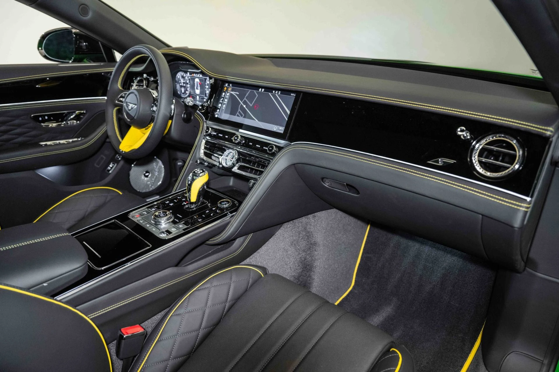 mph003_1151576435_Used_2024_Bentley_Flying_Spur_S_Hybrid_1749914202_82322cd6e9