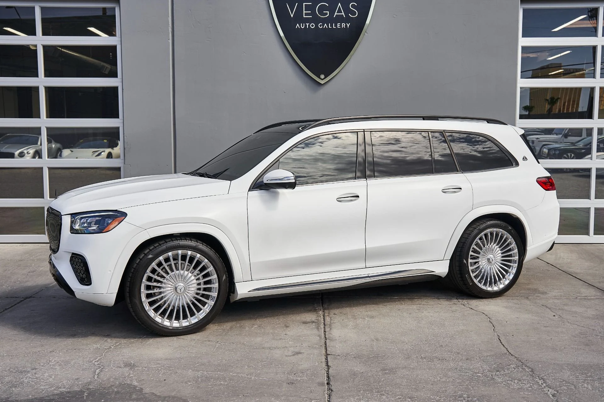 mph003_1159969638_Used_2024_Mercedes_Benz_GLS_Maybach_GLS_600_1723928660_24580c8b7a