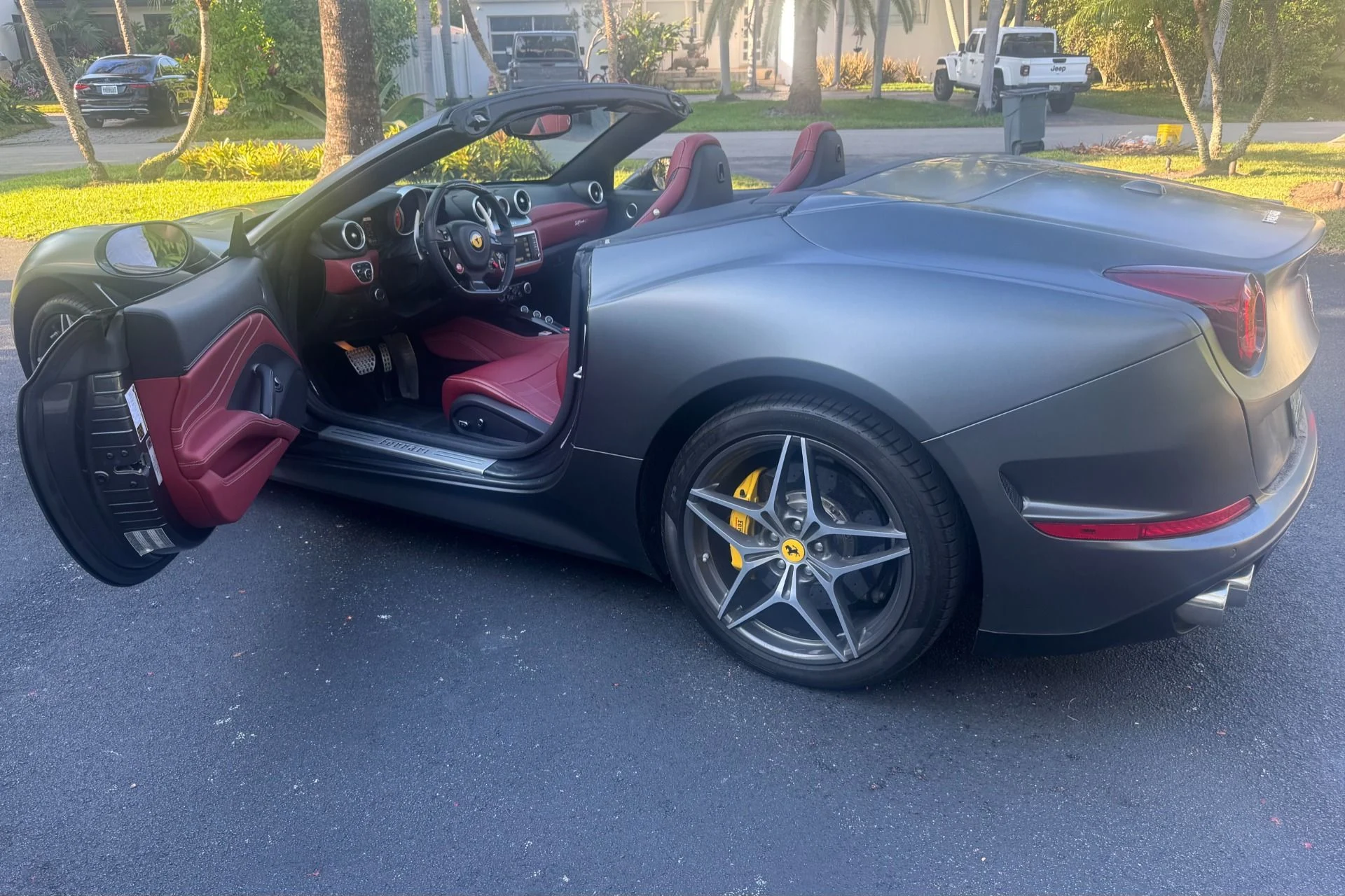 mph003_1164212625_Used_2016_Ferrari_California_T_1744932814_70305f397a