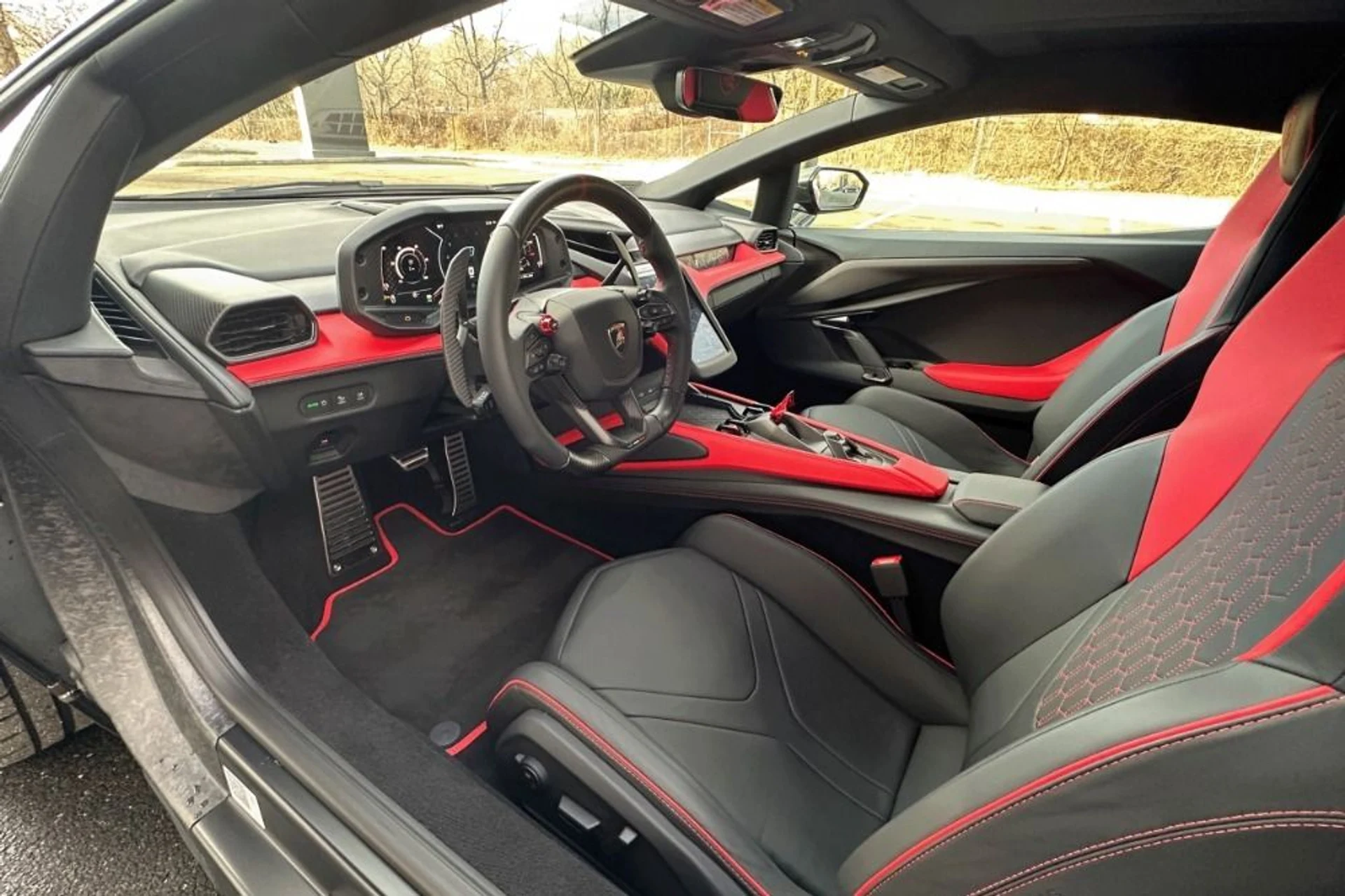 mph003_1171902714_Used_2025_Lamborghini_Revuelto_1769640275_f8fa7b52d1