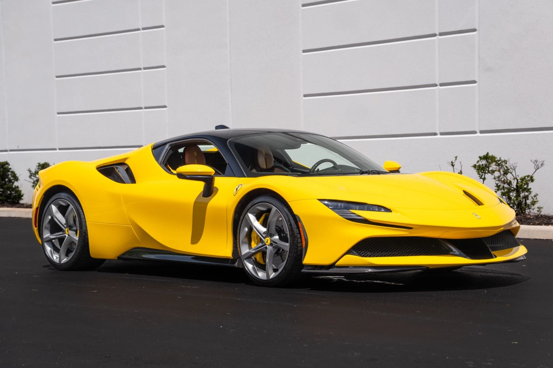 mph003_1177434072_Used_2021_Ferrari_SF_90_Stradale_1779339411_764f9e3d6a