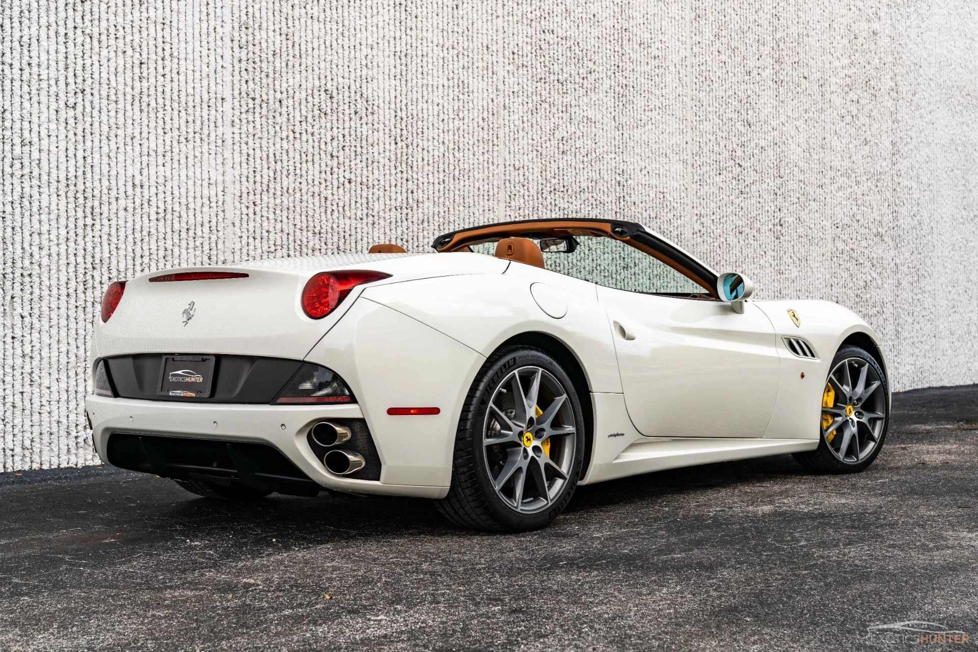 mph003_1198601954_Used_2011_Ferrari_California_NA_V8_DCT_Hardtop_Vert_Ferrari_Loaded_with_Options_1689719481_a4d699f7b8