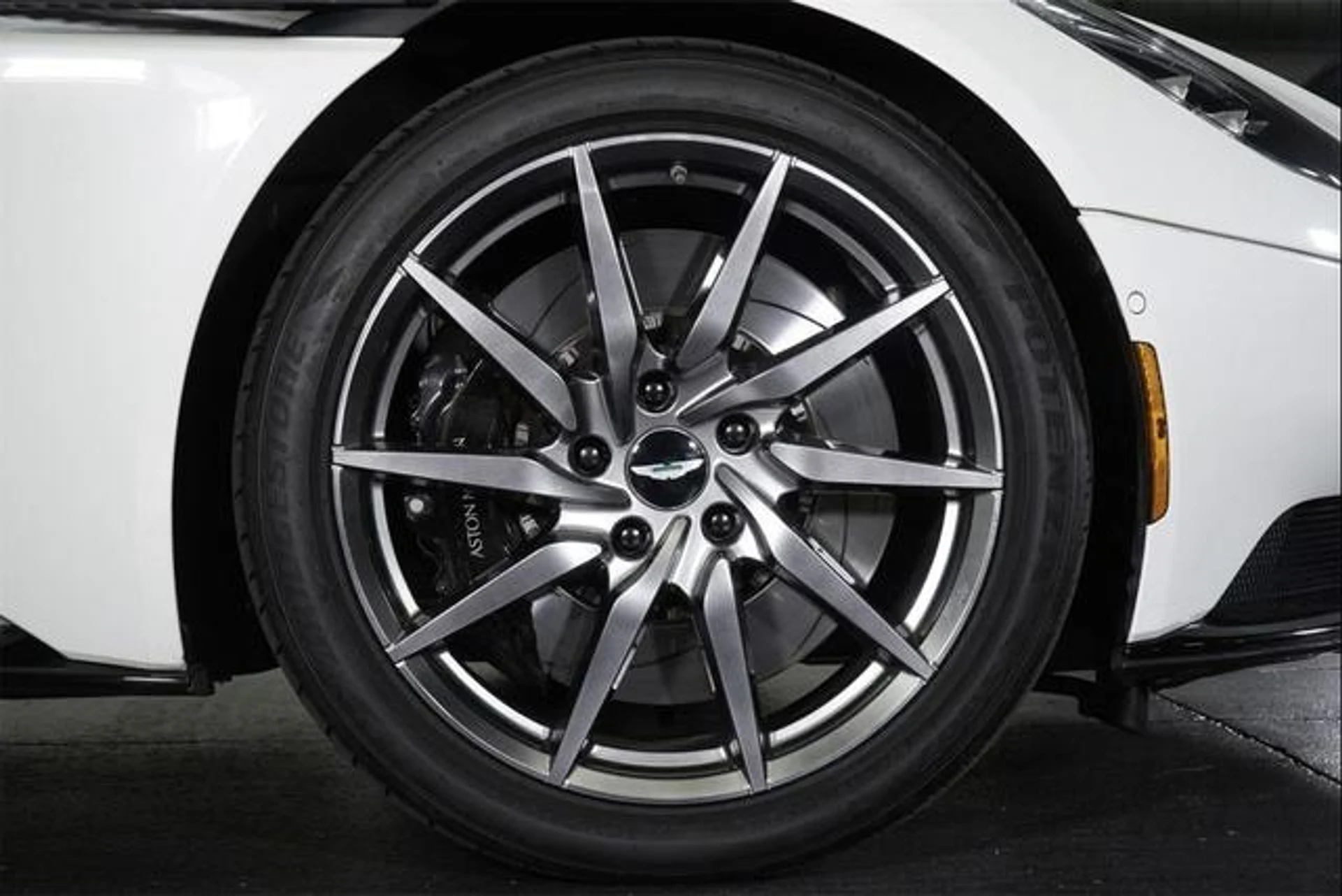 mph003_1202183168_5_EKV_Fvn_L4mdx_L_Jln_Dwn_Mhvm6_Q40_ad0ef06761