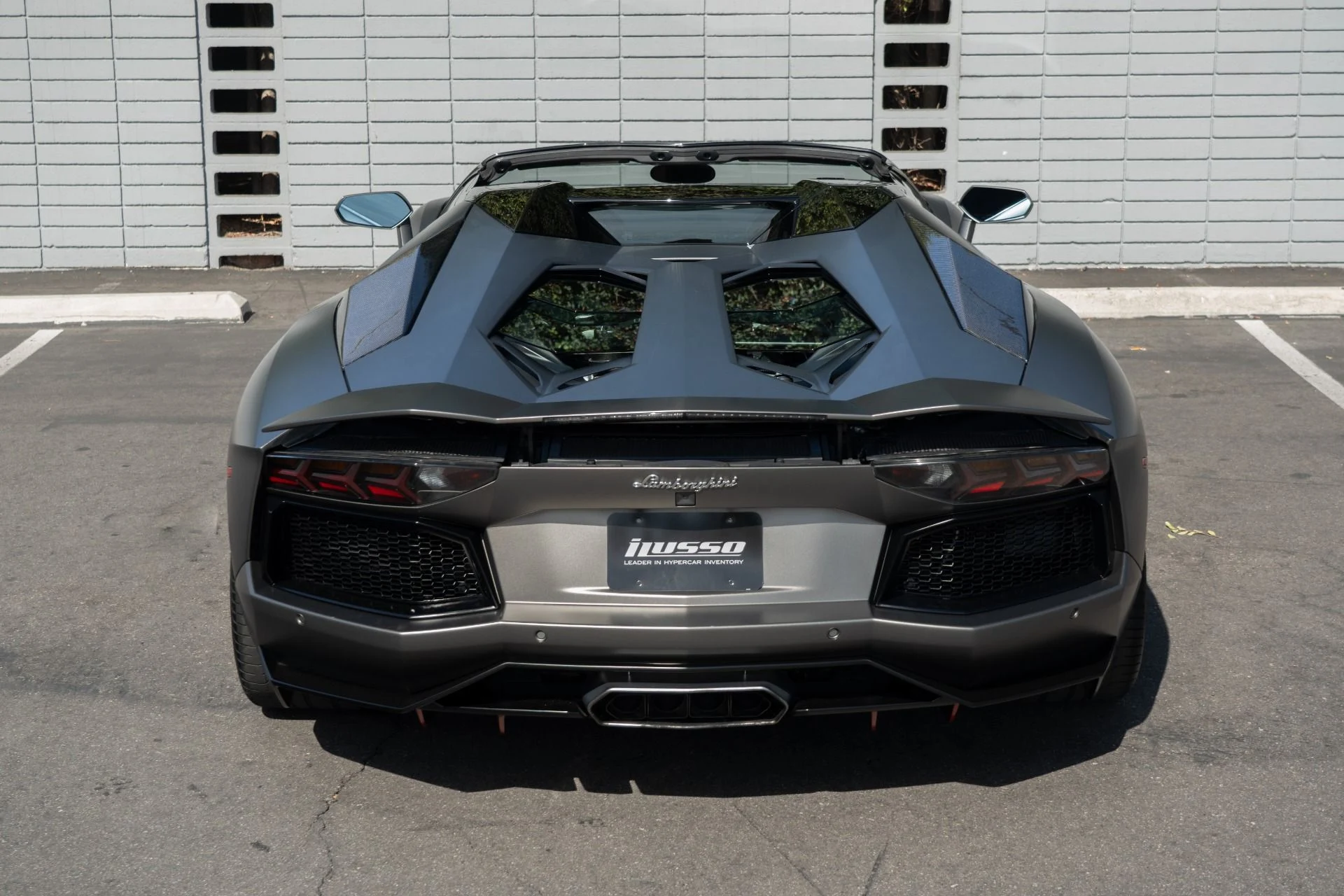 mph003_120291714_Used_2015_Lamborghini_Aventador_LP_700_4_1755813837_caf1460514