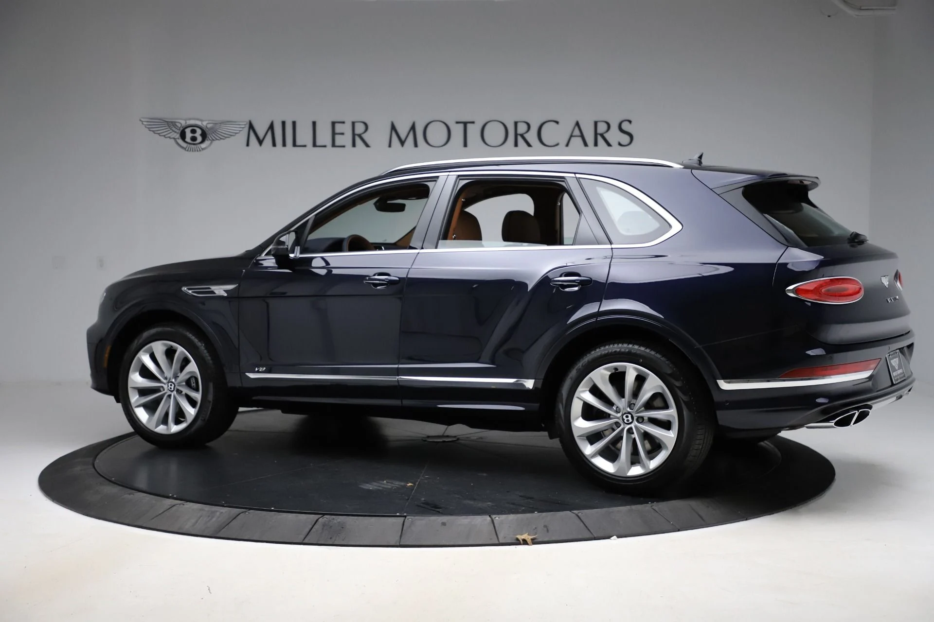 mph003_1204216525_Used_2021_Bentley_Bentayga_V8_2c2d6d3017