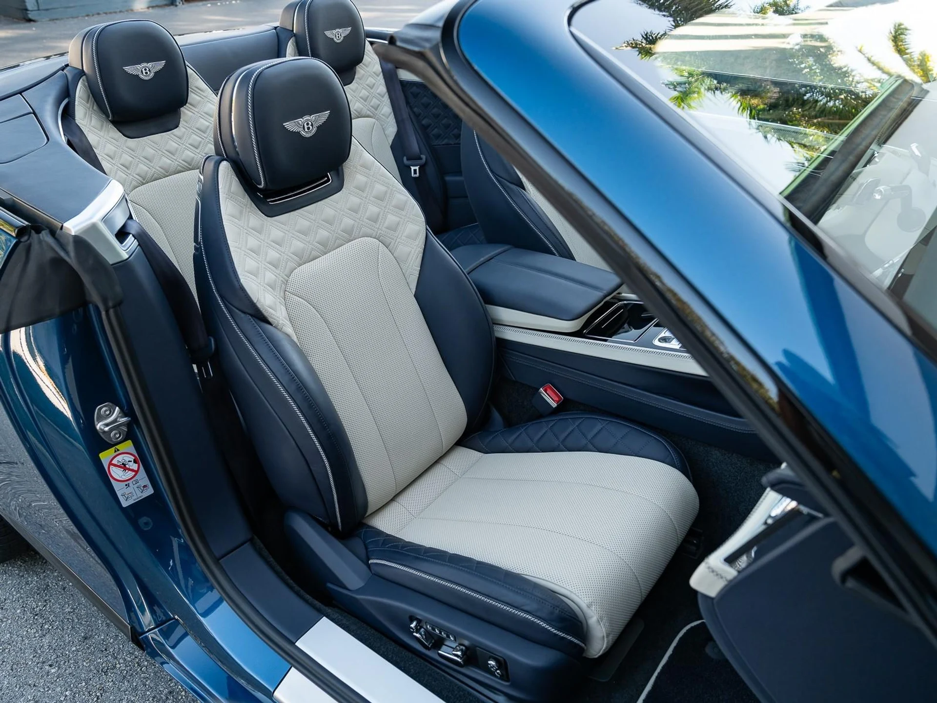 mph003_1211142623_Used_2022_Bentley_Continental_GT_V8_1764612354_5100204ec9