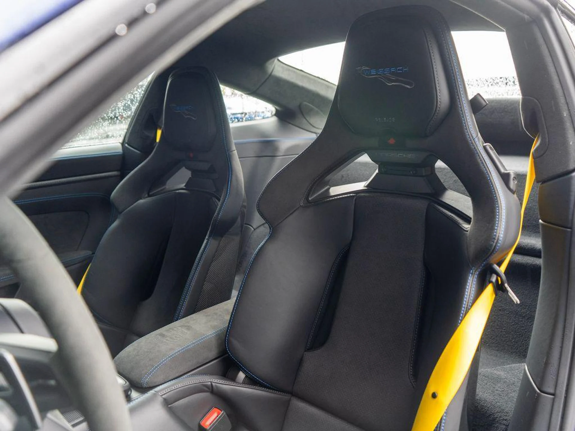 mph003_121455856_5_RE_5y8_Y81jgdu63_FSEM_Cl_K9ng_7a00e71ece