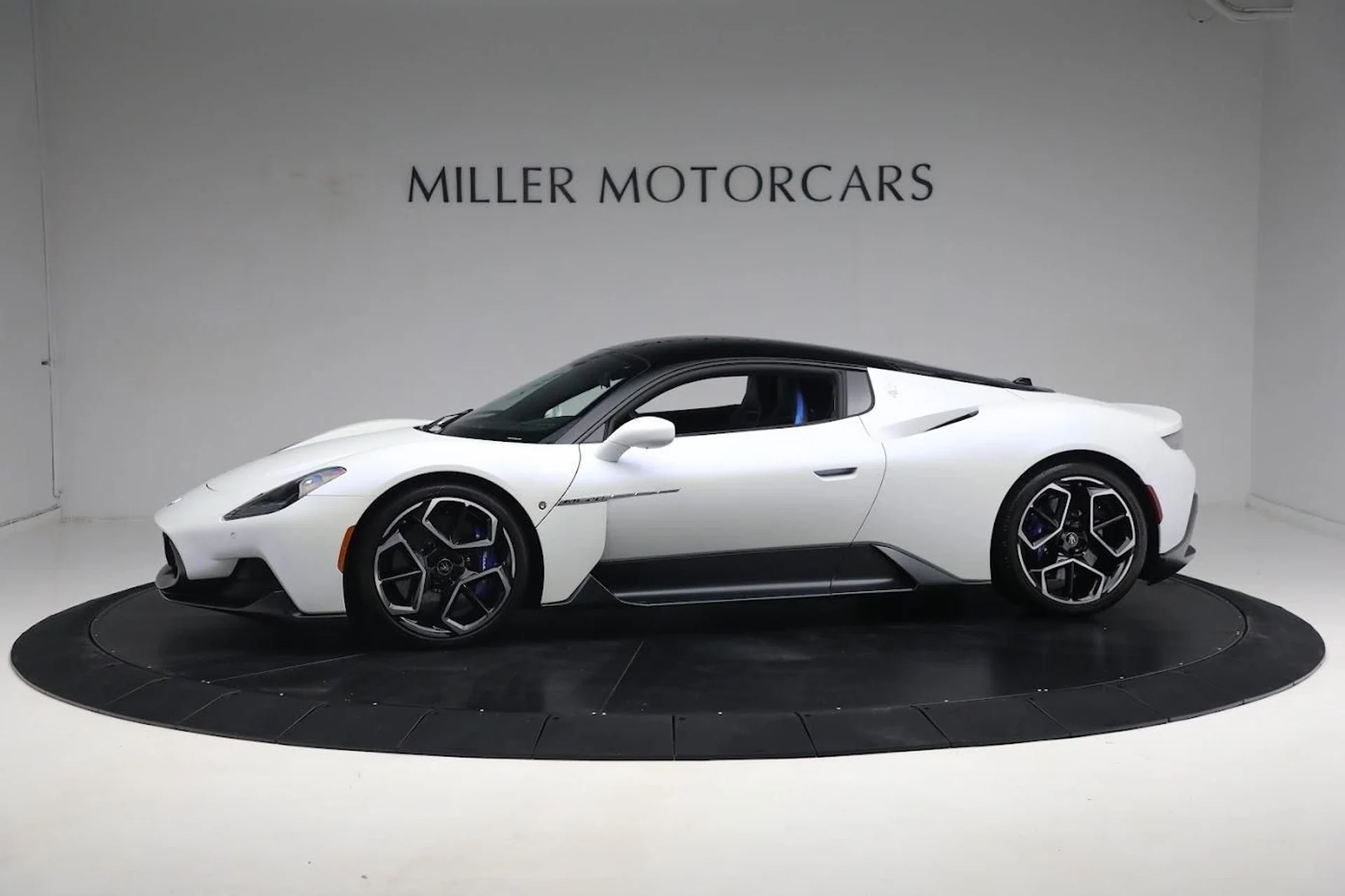 mph003_1218813152_Used_2022_Maserati_MC_20_c4d598abde