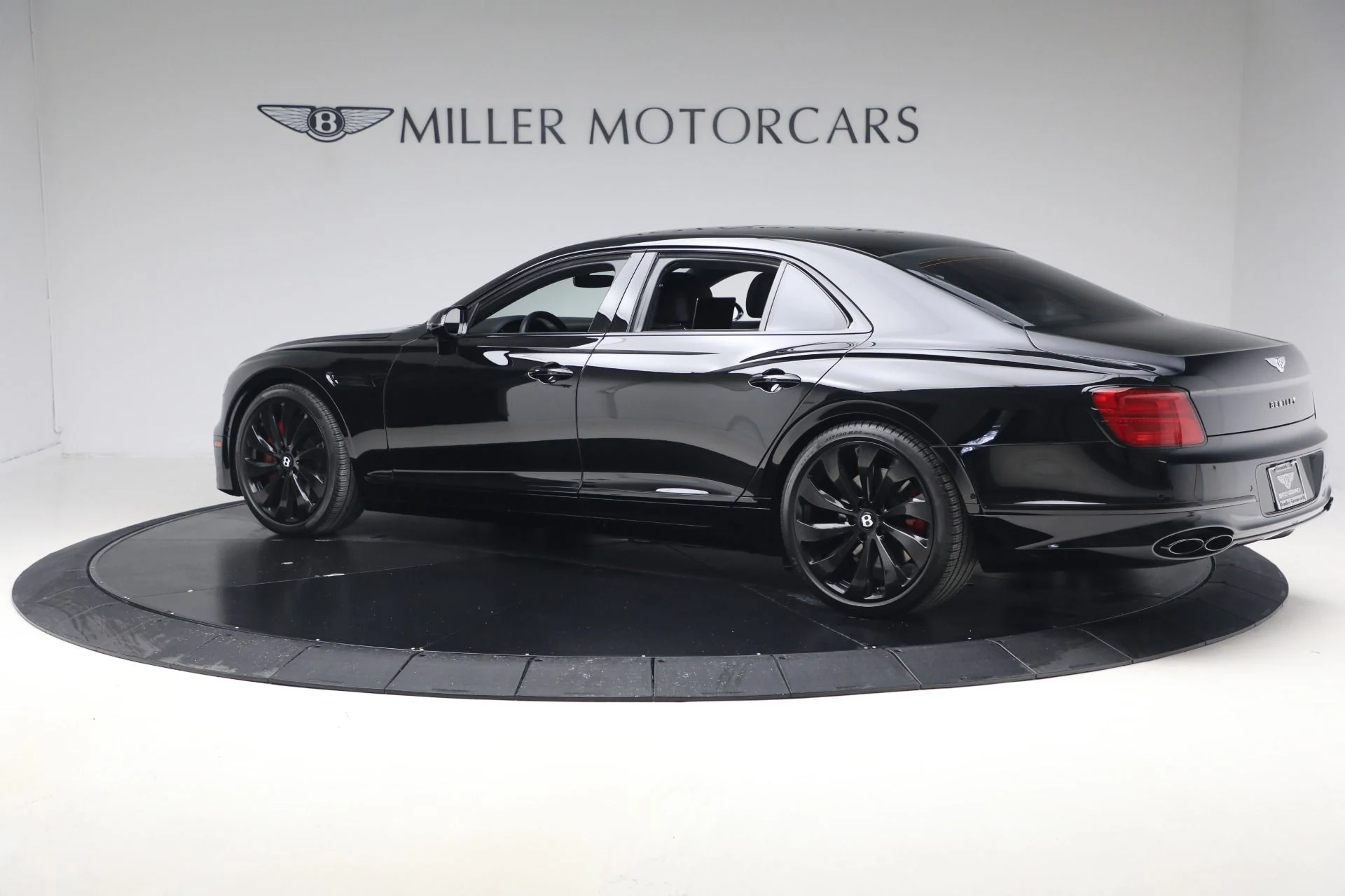 mph003_1227146516_Used_2023_Bentley_Flying_Spur_V8_1770152797_90a75c3501