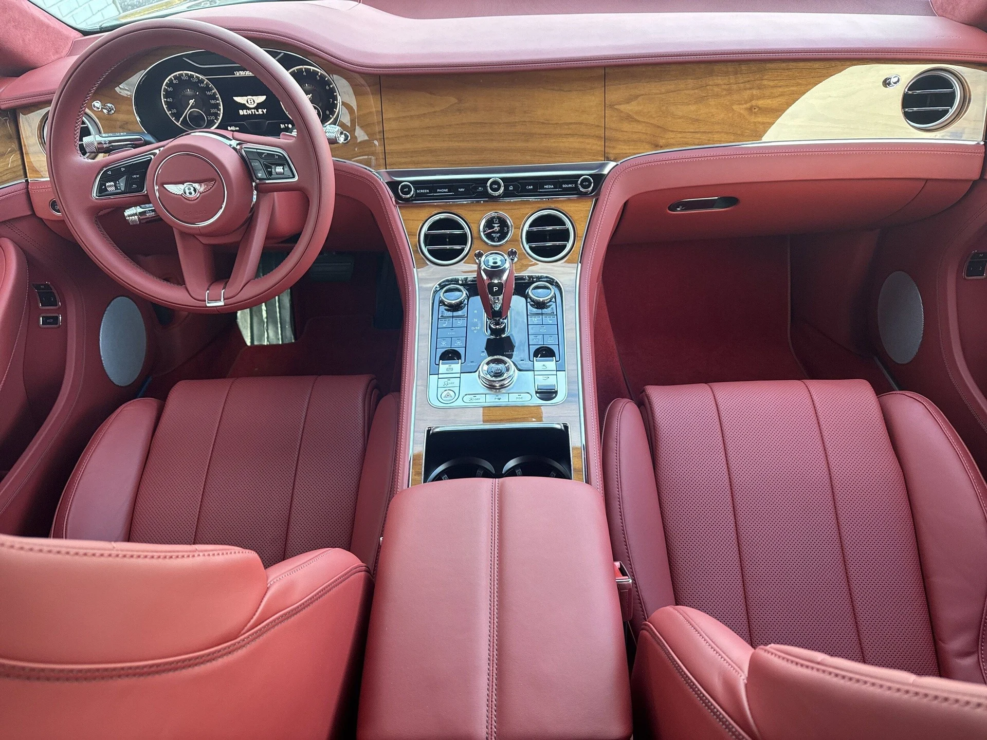 mph003_1241831607_fcedbce35bc580002ca9514a07c92814x_d9d03d6933