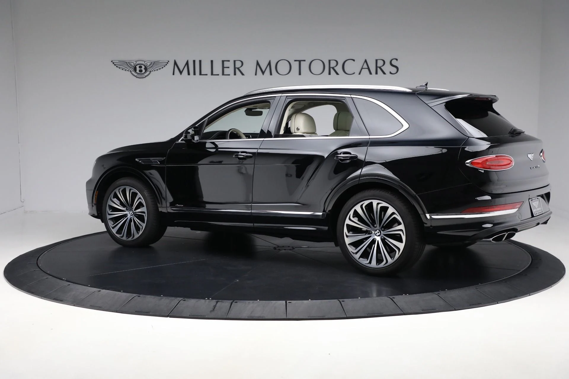 mph003_1243001452_Used_2023_Bentley_Bentayga_Azure_V8_8602af3ce4