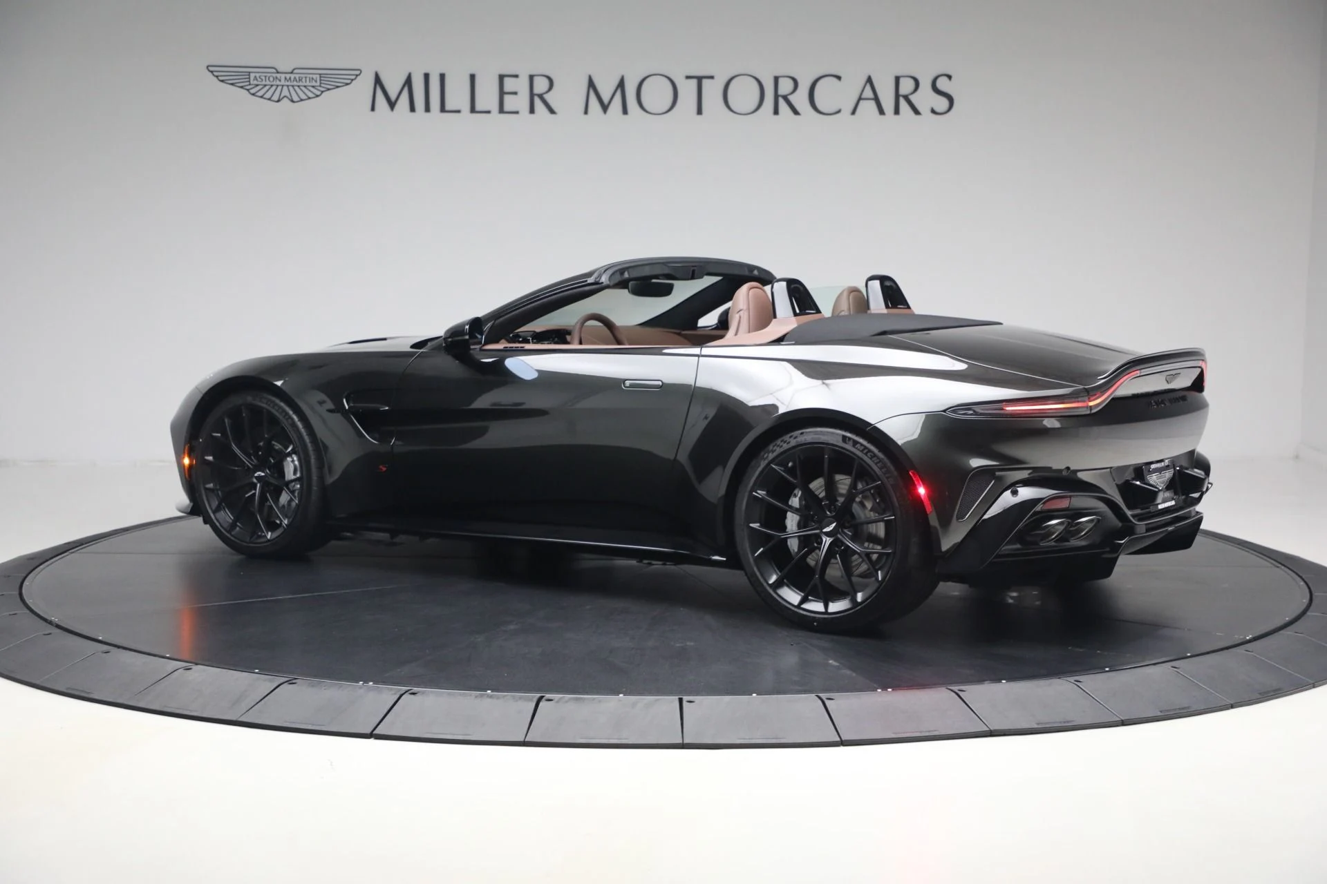 mph003_1246267585_New_2026_Aston_Martin_Vantage_S_Roadster_1787329518_a9d54ad8c7