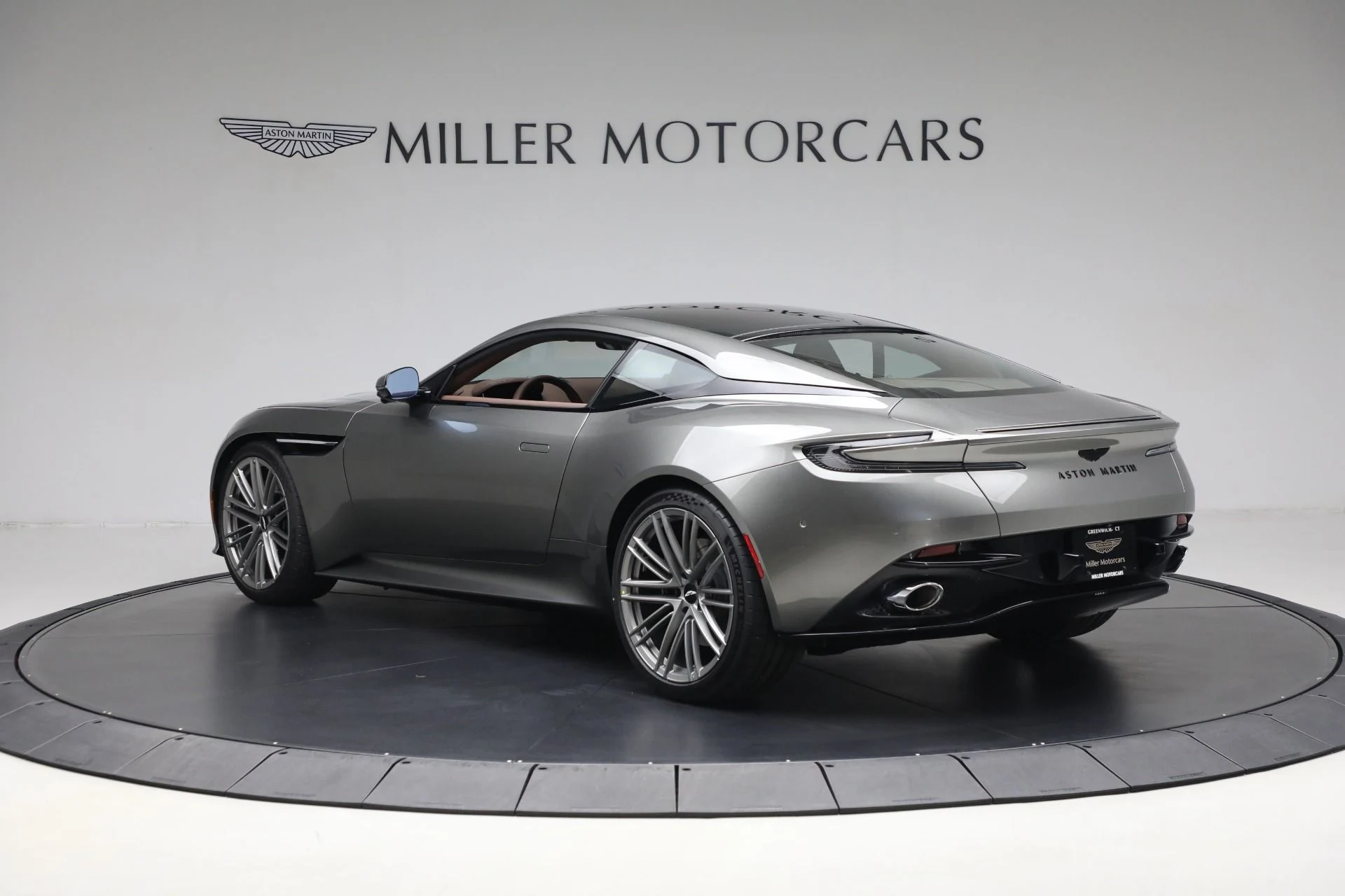 mph003_1252767589_Used_2025_Aston_Martin_DB_12_V8_1735242032_e1cbcc1f58