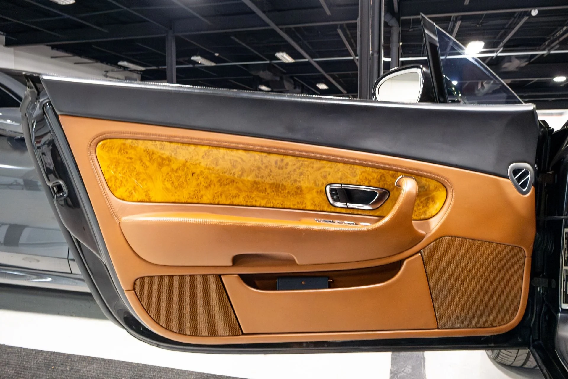 mph003_1264710450_Used_2004_Bentley_Continental_GT_1776778779_026048b456